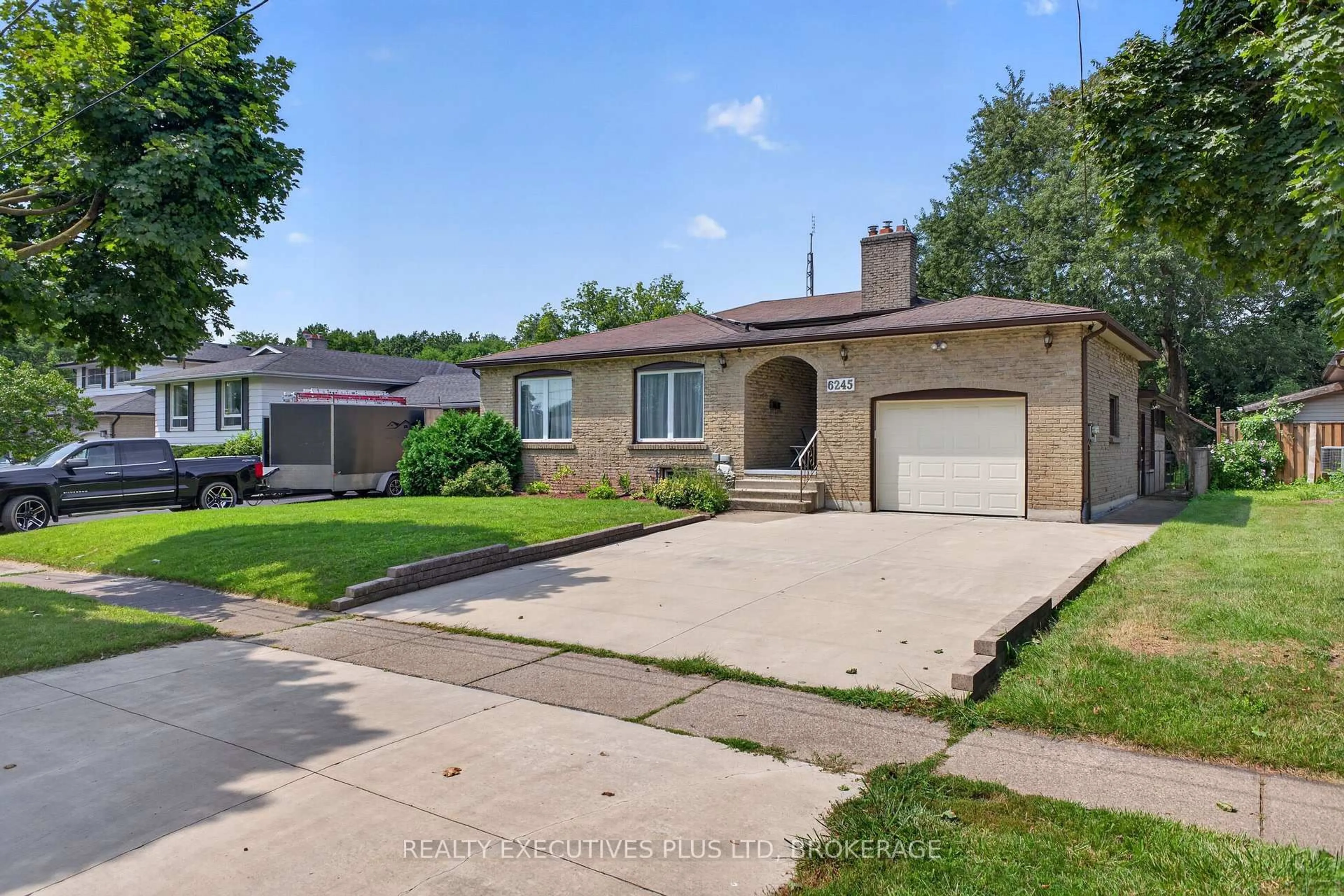 Home with brick exterior material, street for 6245 PITTON Rd, Niagara Falls Ontario L2H 1S2
