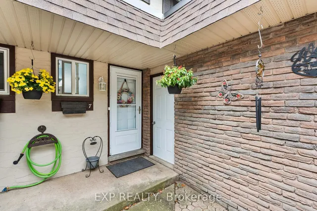 4230 Meadowvale Dr #7, Niagara Falls 5