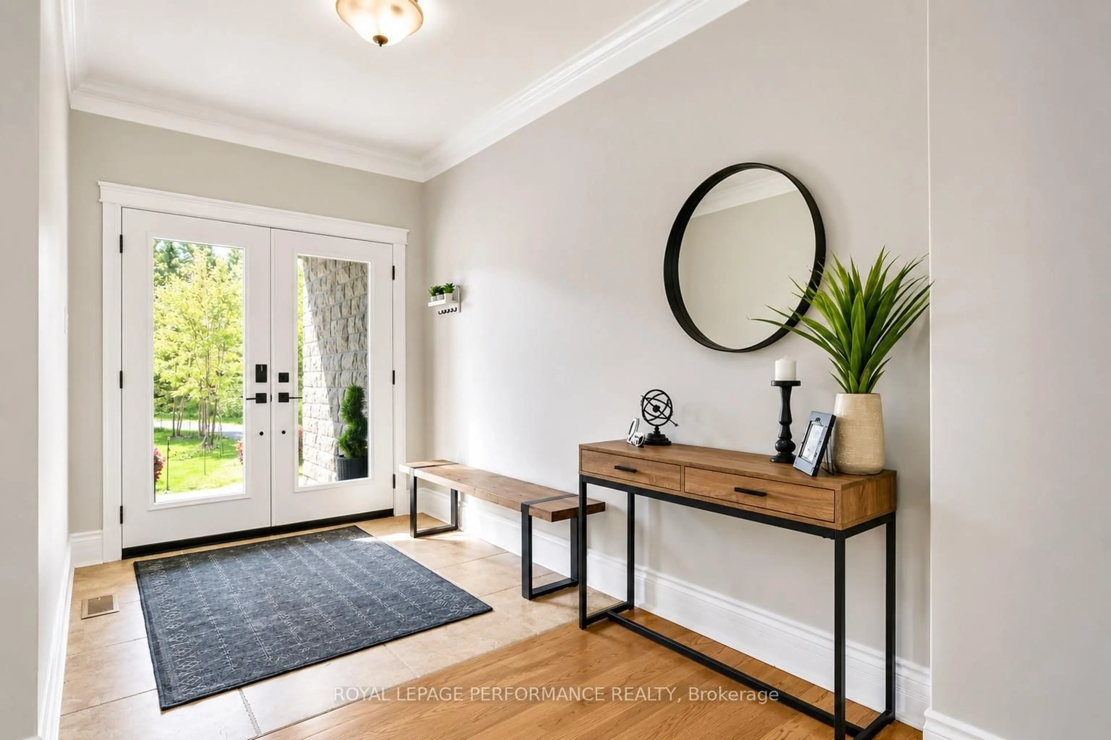 Indoor entryway for 1466 Calypso St, The Nation Ontario K0A 2M0