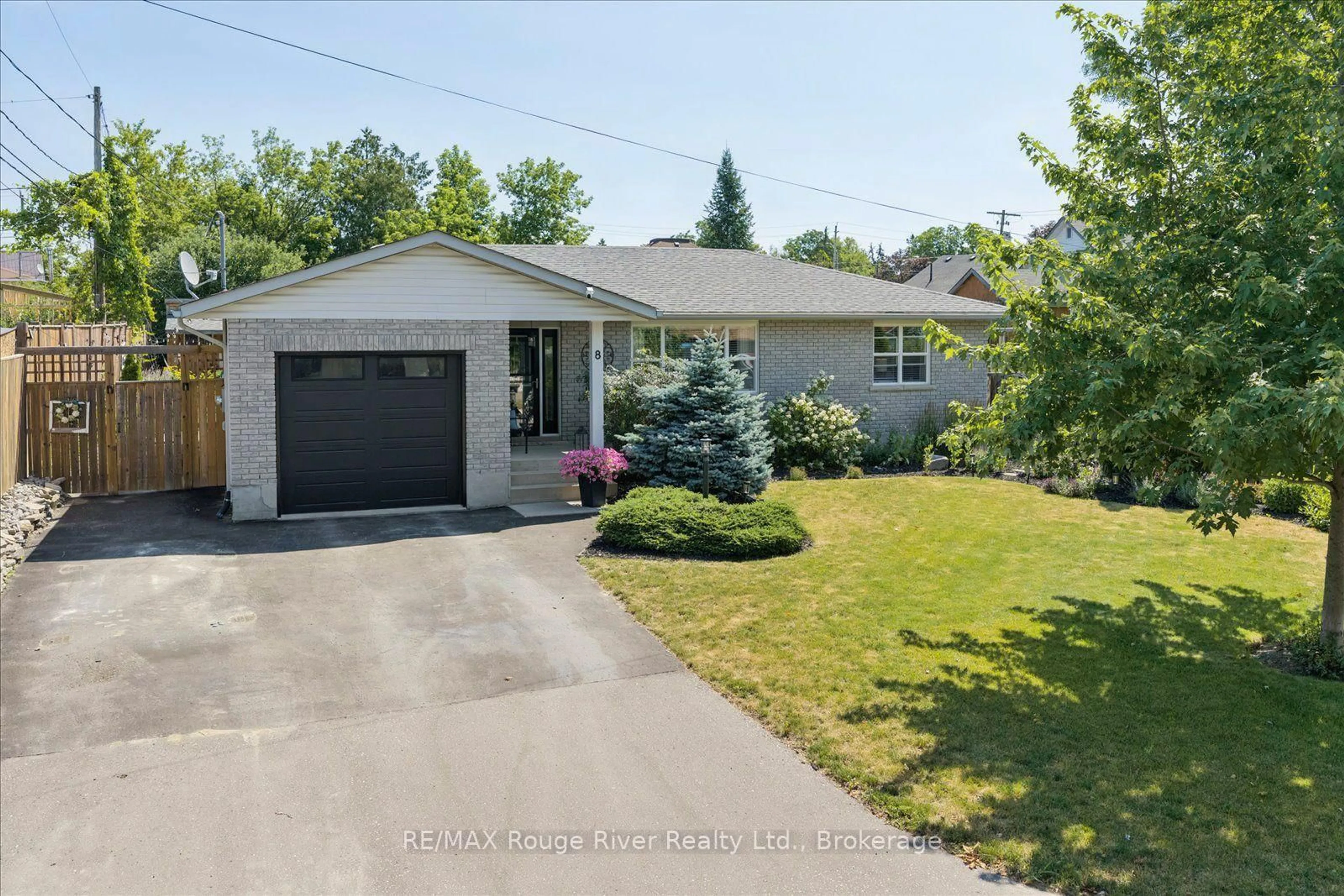 A pic from outside/outdoor area/front of a property/back of a property/a pic from drone, street for 8 St. James St, Kawartha Lakes Ontario K9V 1L8