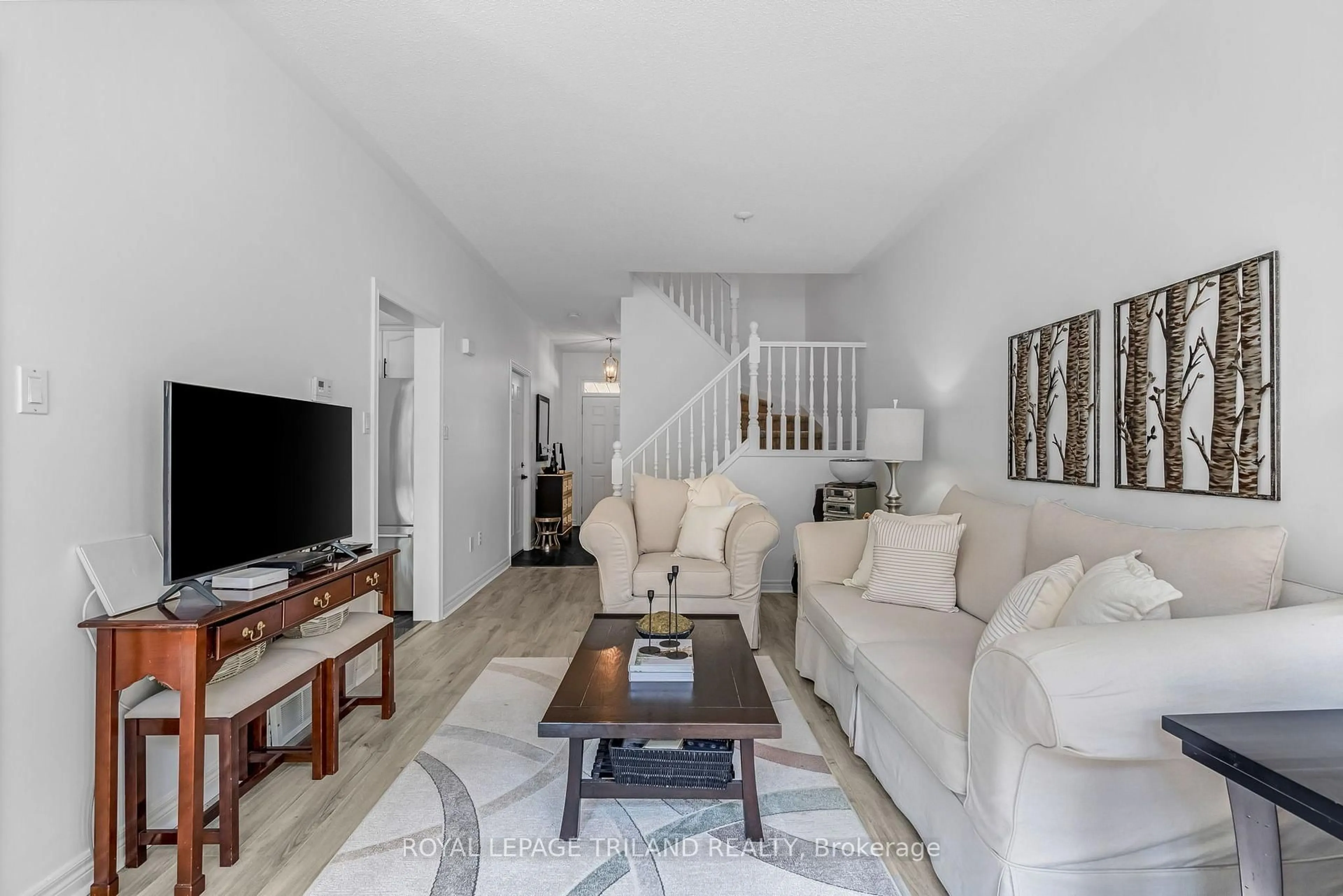 Living room with furniture, unknown for 519 Riverside Dr #39, London North Ontario N6H 5J3