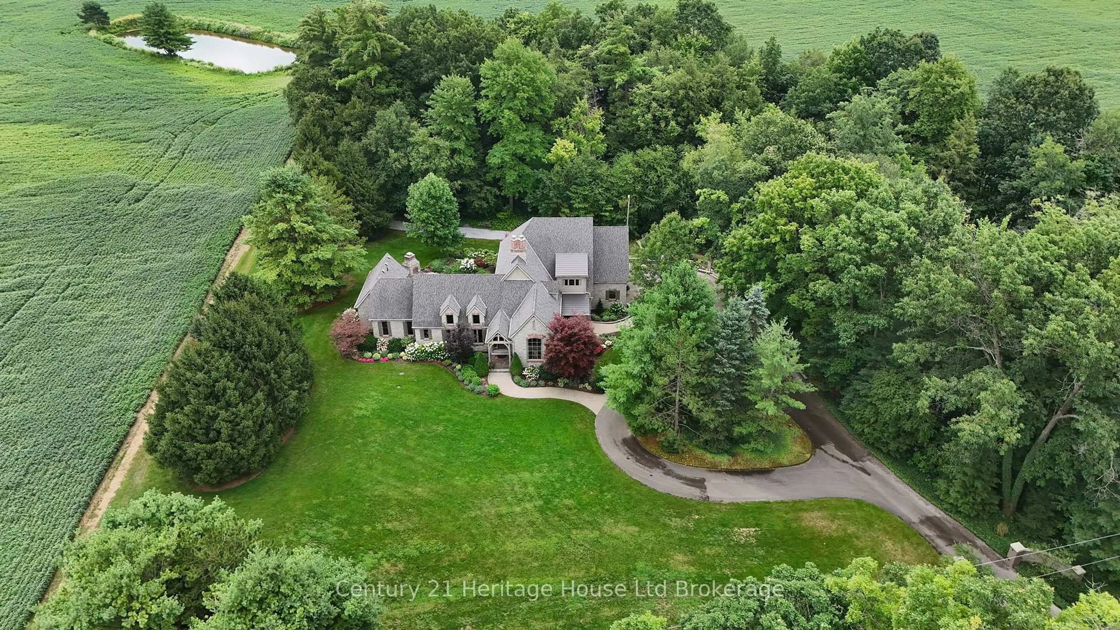A pic from outside/outdoor area/front of a property/back of a property/a pic from drone, unknown for 264 Plowmans Line, Norfolk Ontario N4G 4G9