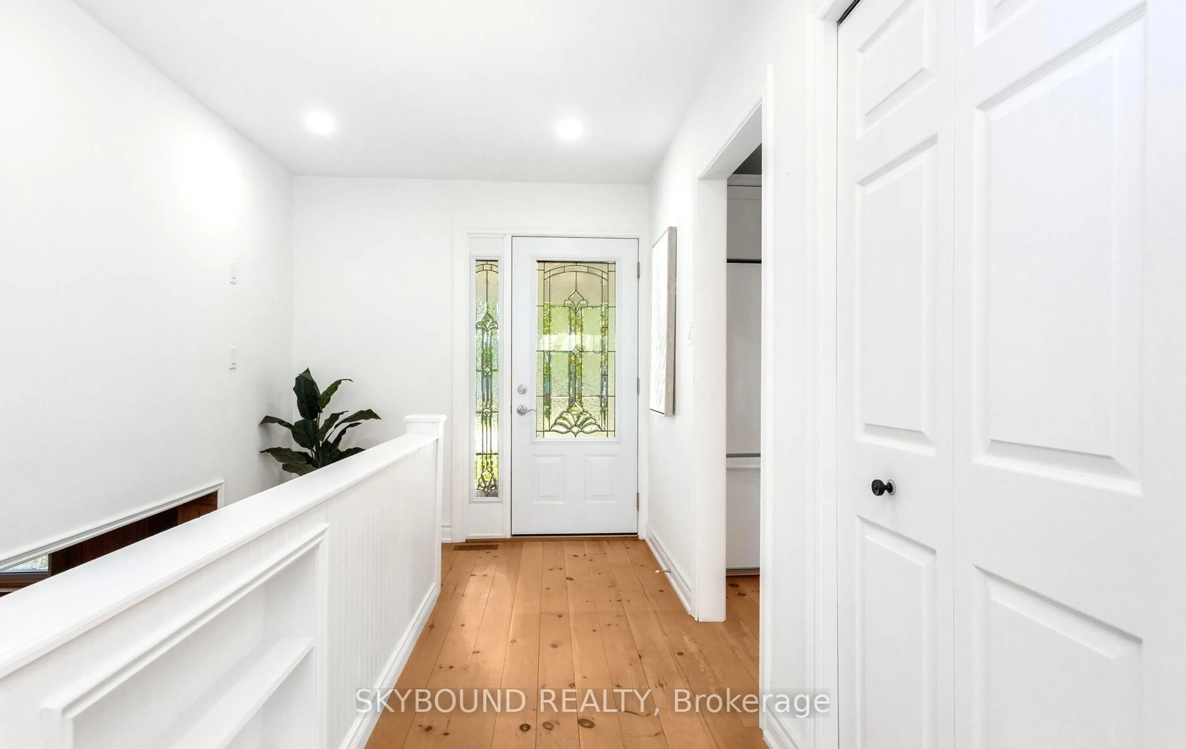 Indoor entryway for 9 Delerin Cres, Erin Ontario N0B 1T0