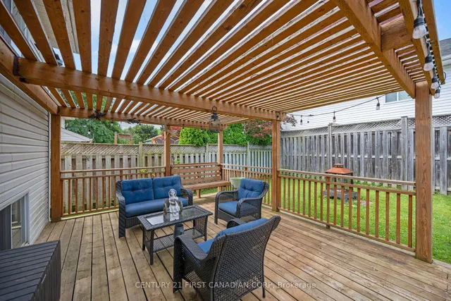 902 Railton Ave, London East 4