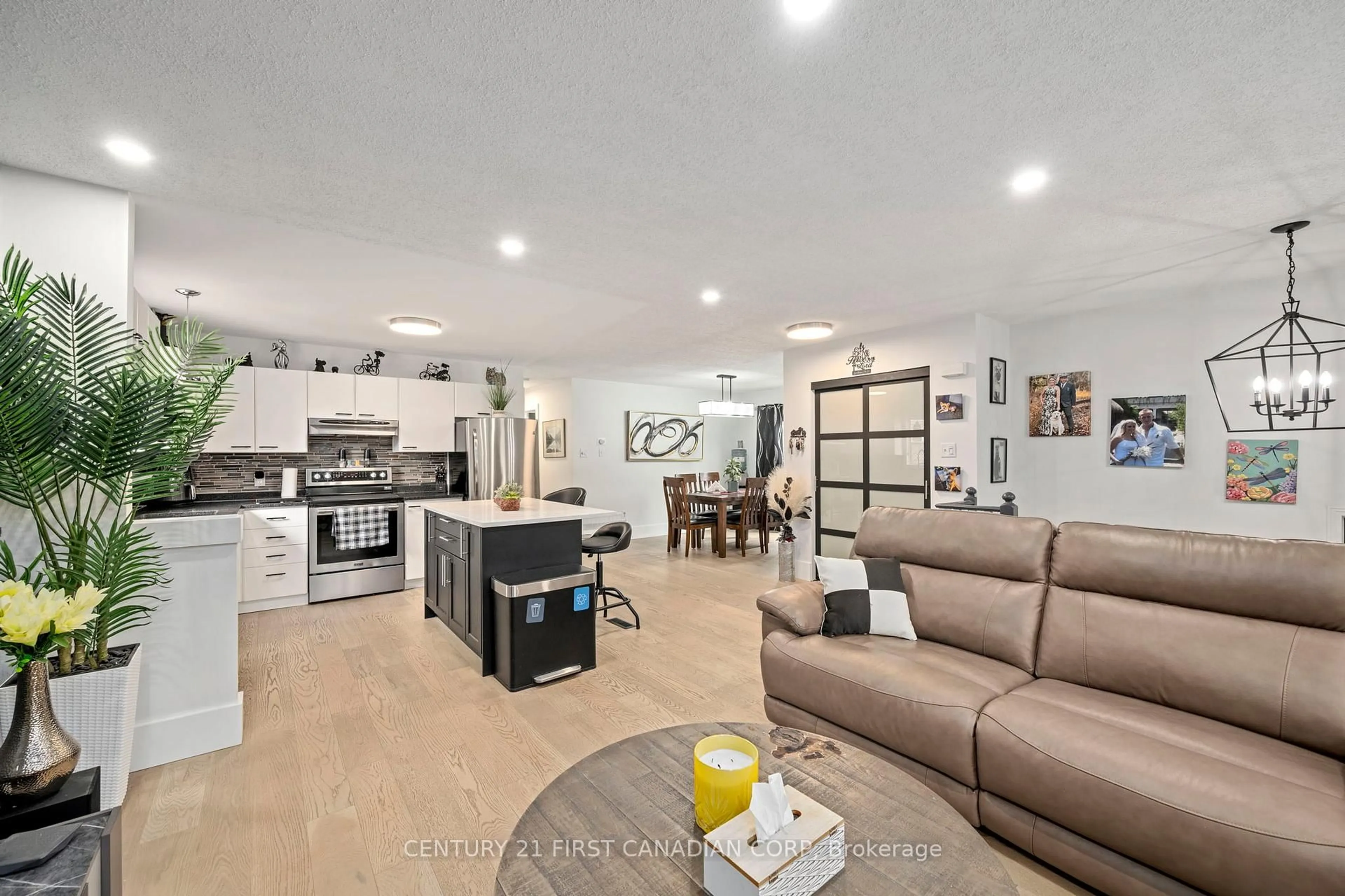 Open concept kitchen, unknown for 902 Railton Ave, London East Ontario N5V 4V9