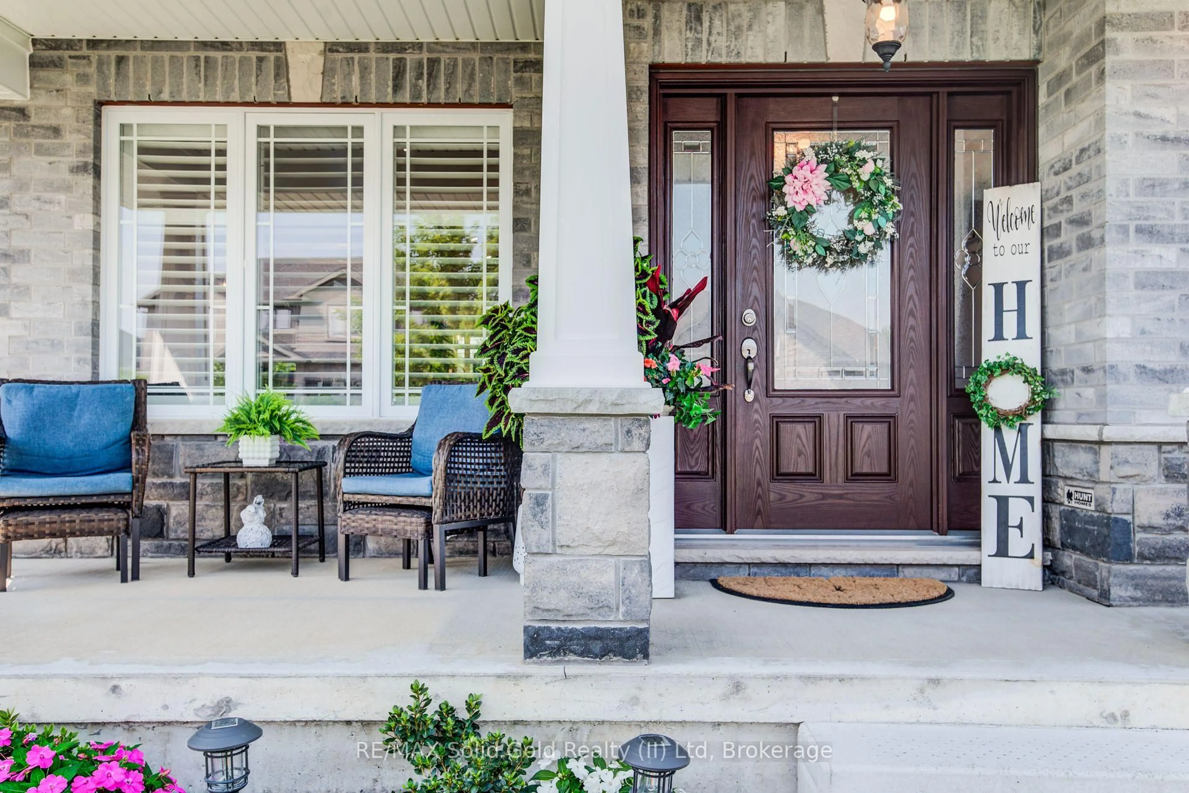 Indoor entryway for 19 Lock St, East Zorra-Tavistock Ontario N0J 1M0