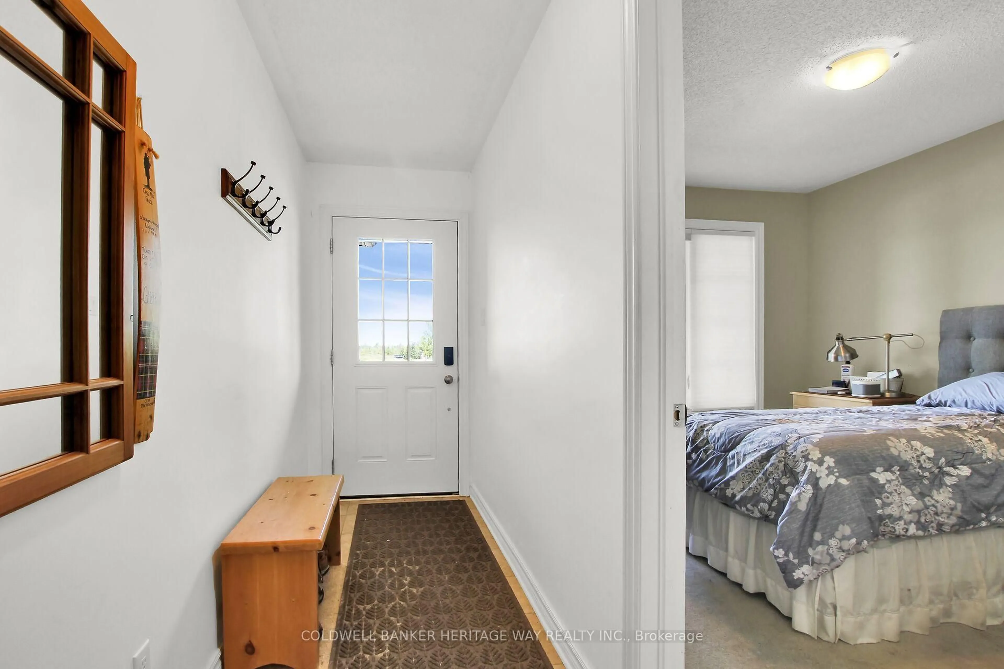 Indoor entryway for 25 Horton St, Almonte Ontario K0A 1A0