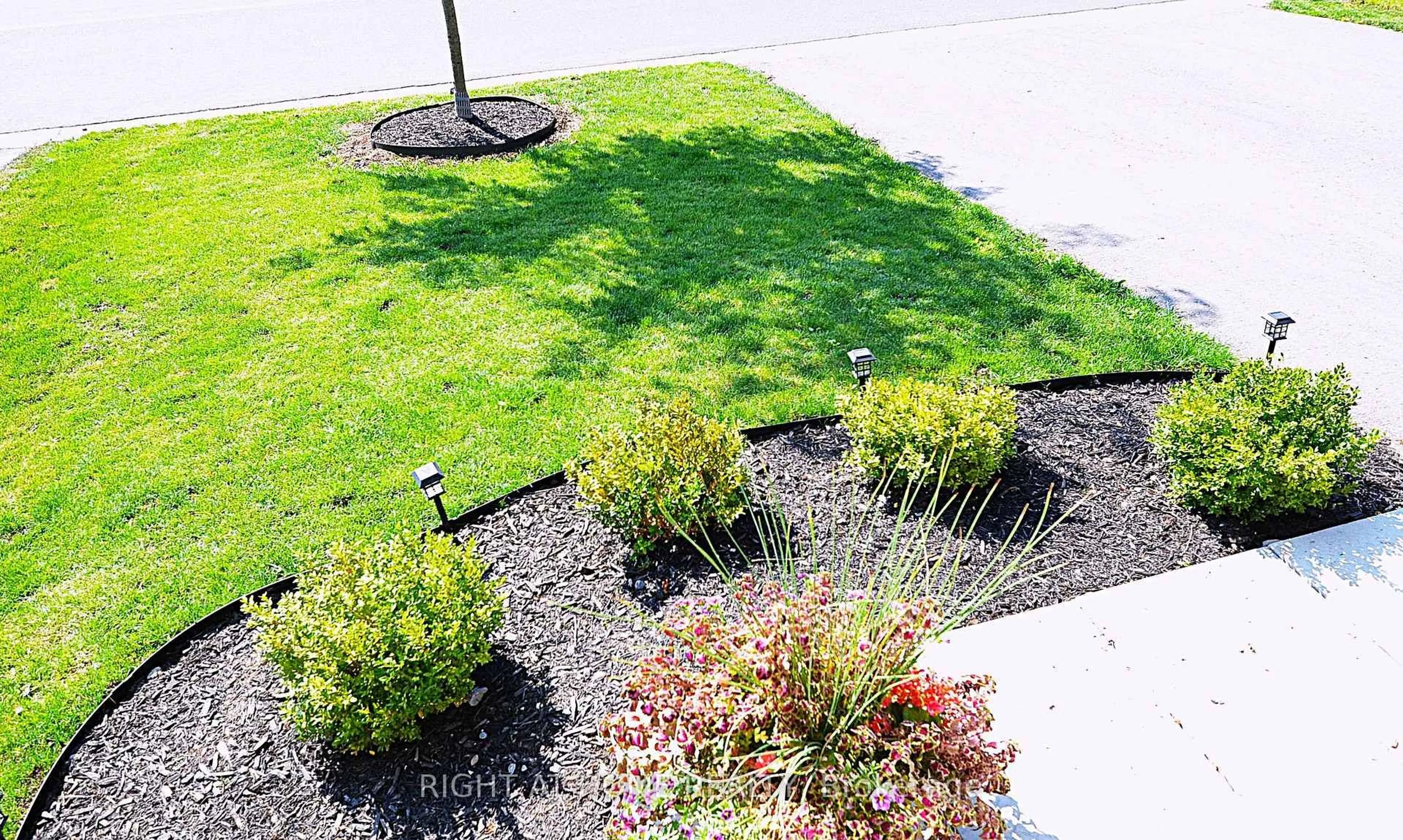 A pic from outside/outdoor area/front of a property/back of a property/a pic from drone, street for 1120 Rippingale Tr, Peterborough Ontario K9H 0K1