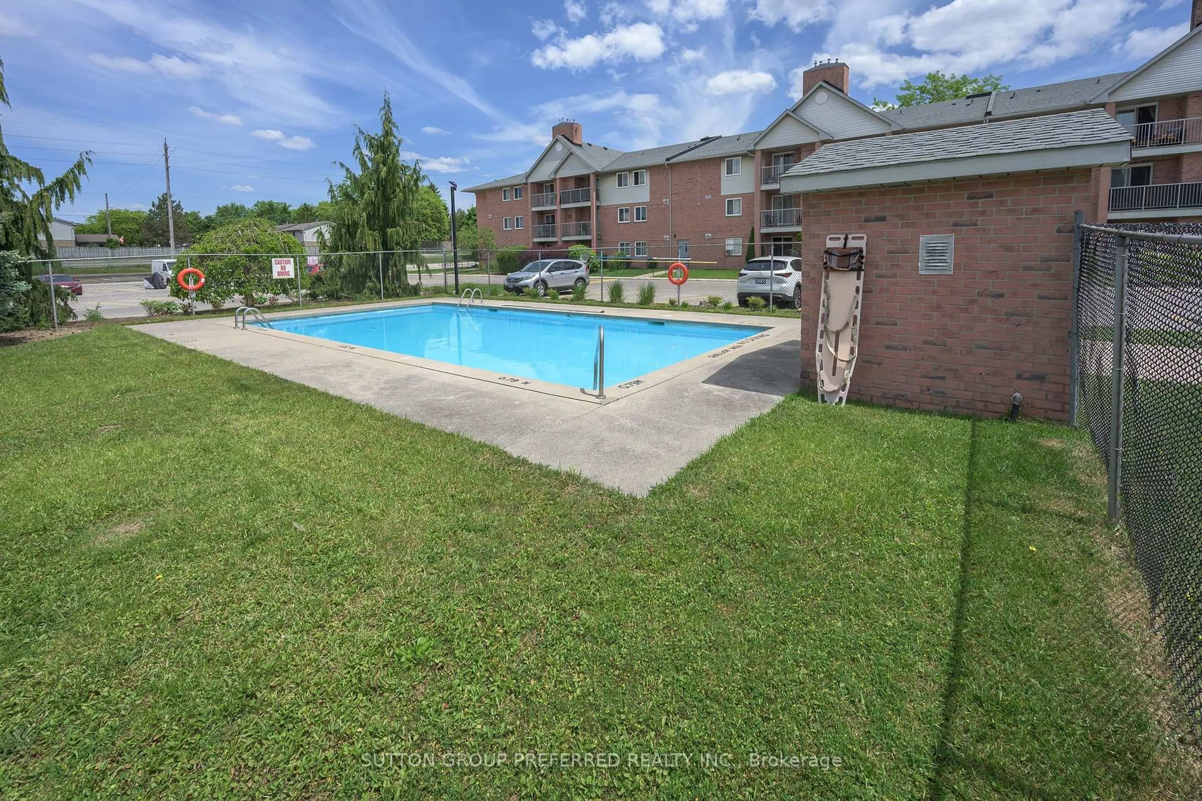 Pool for 136 Conway Dr #52, London South Ontario N6E 3N1