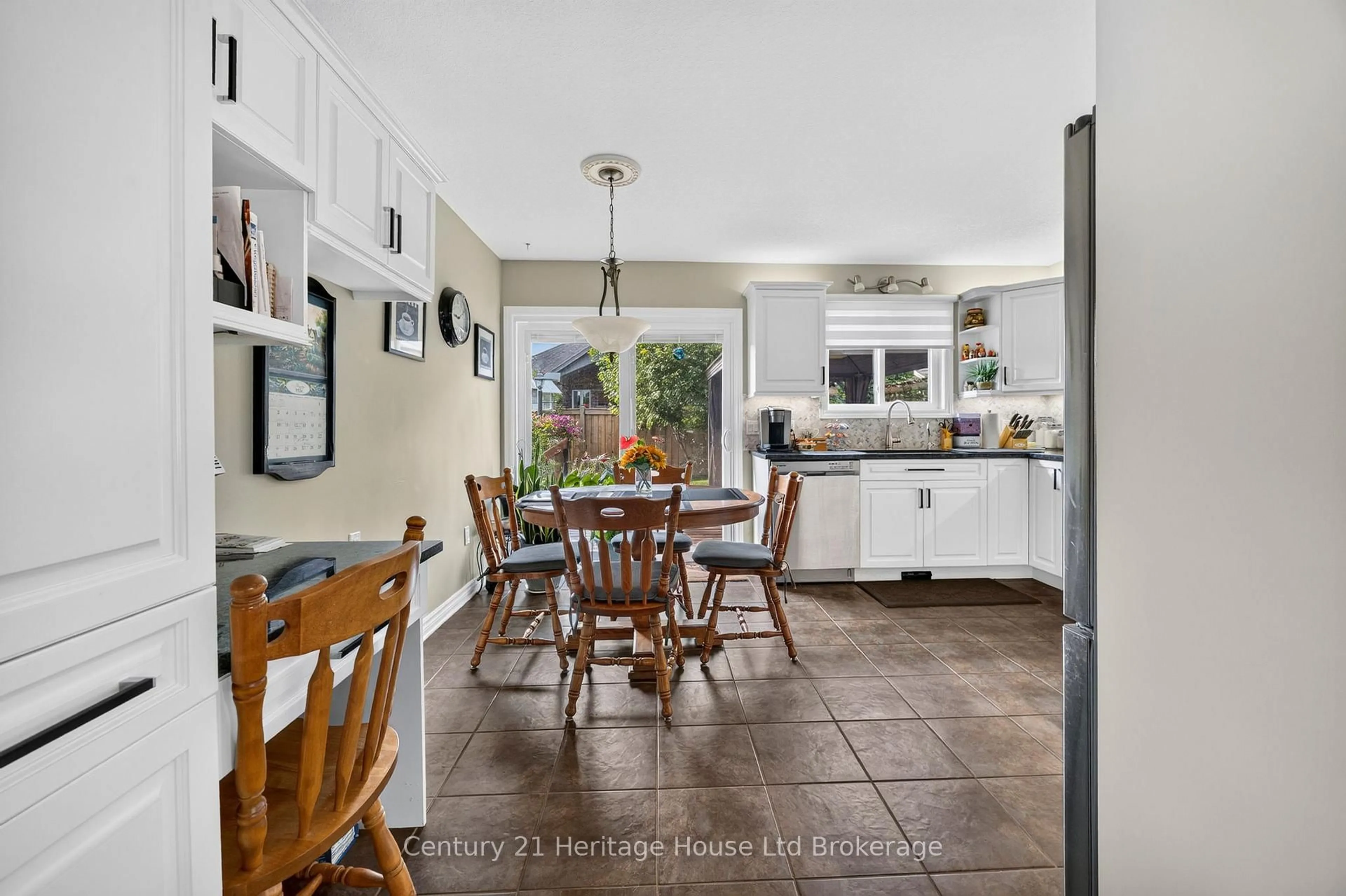 Dining room, ceramic/tile floor for 43 Beech Blvd, Tillsonburg Ontario N4G 5R8