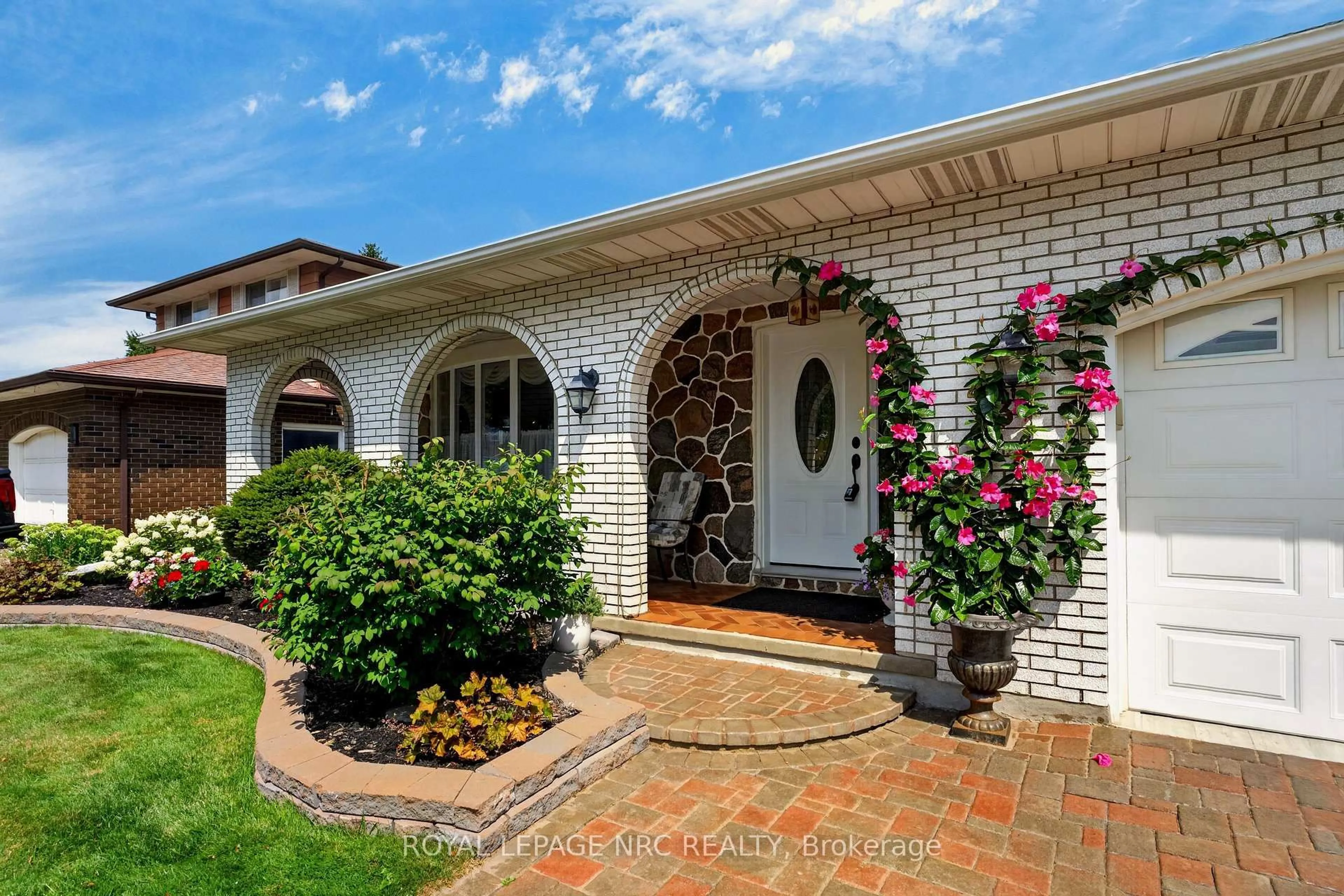 Home with brick exterior material, street for 43 Brimley Cres, St. Catharines Ontario L2M 7A8