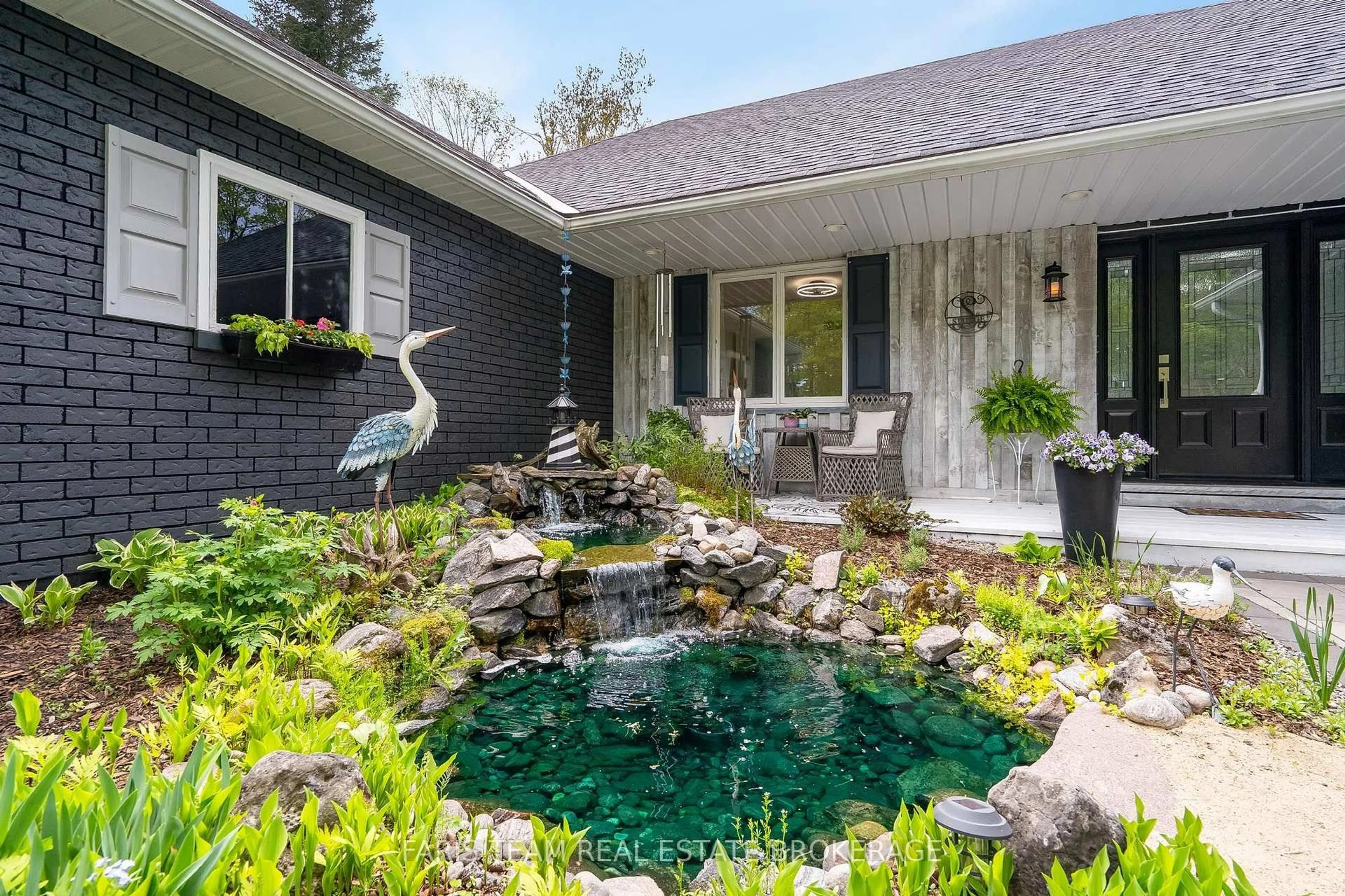 Patio, water/lake/river/ocean view for 135 Forest Glen Dr, Gravenhurst Ontario P1P 1A1