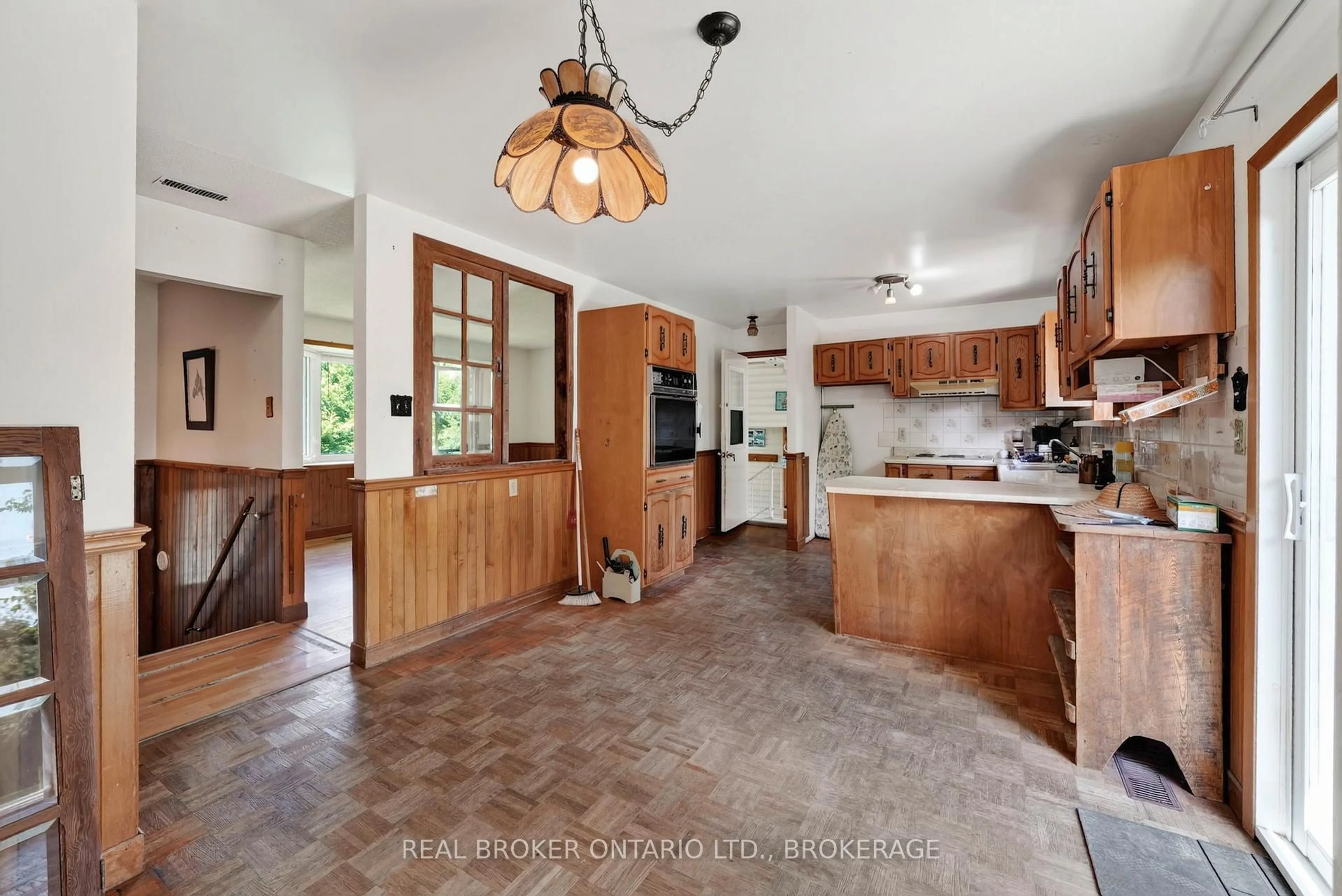 Open concept kitchen, ceramic/tile floor for 15380 North Lunenburg Rd, South Stormont Ontario K0C 1R0