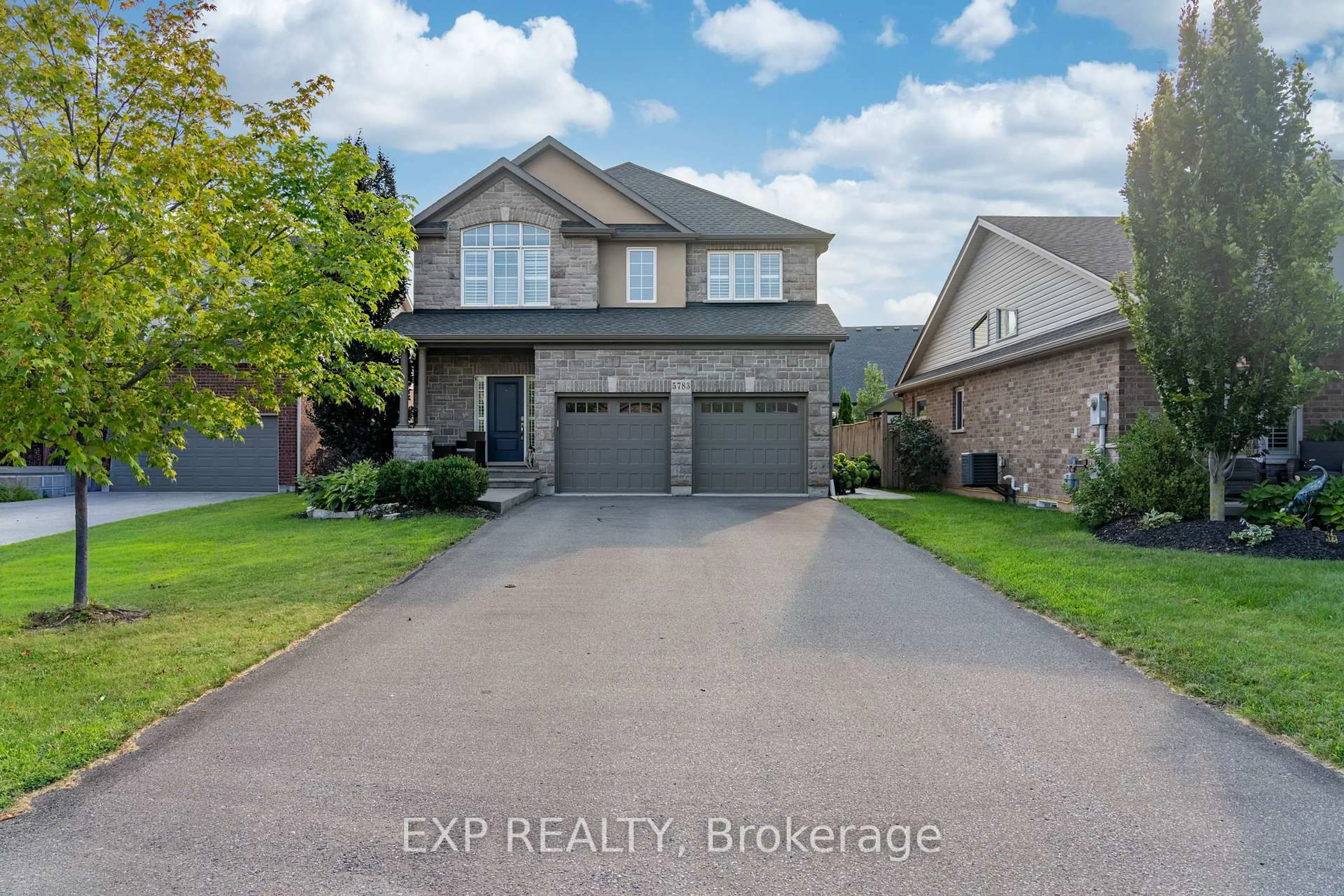 A pic from outside/outdoor area/front of a property/back of a property/a pic from drone, street for 5783 Jake Cres, Niagara Falls Ontario L2H 0G3