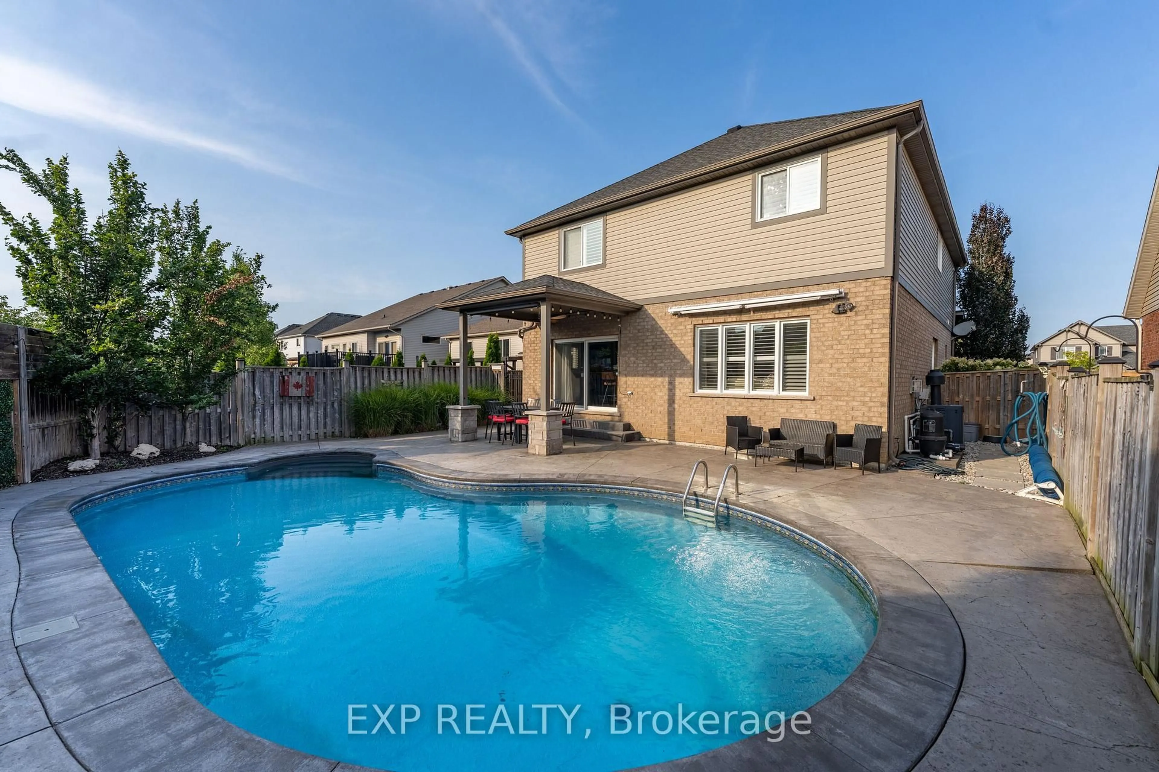 Pool for 5783 Jake Cres, Niagara Falls Ontario L2H 0G3