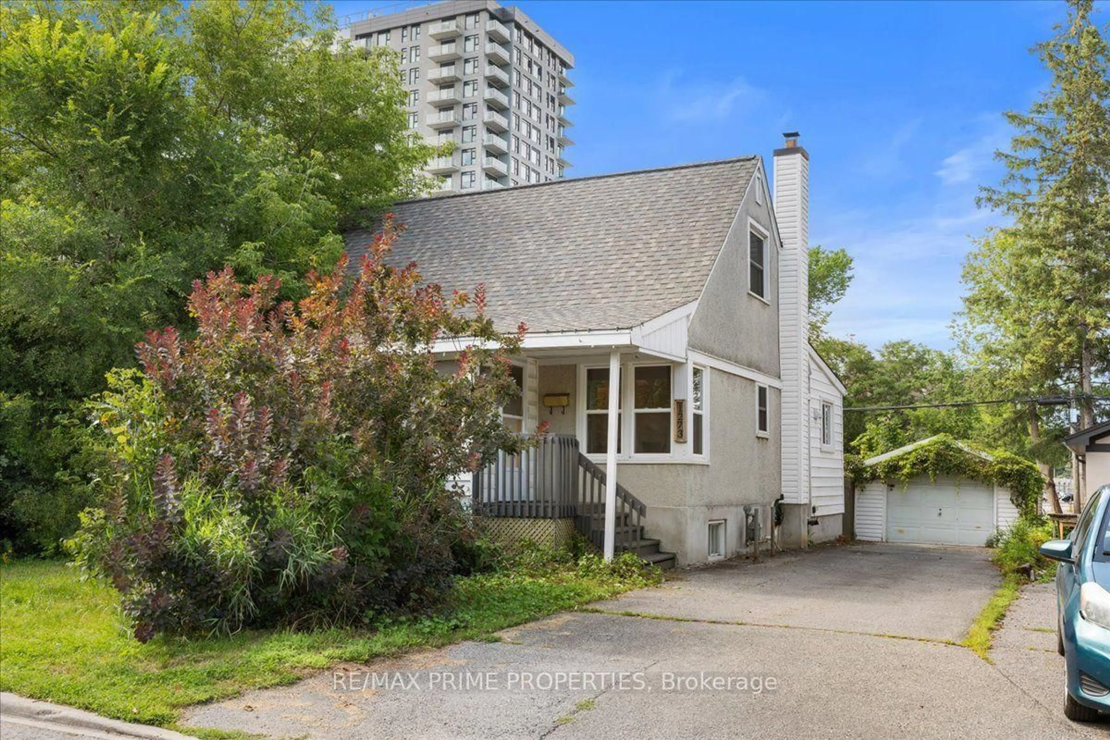 Unknown for 1273 Thames St, Ottawa Ontario K1Z 7N1