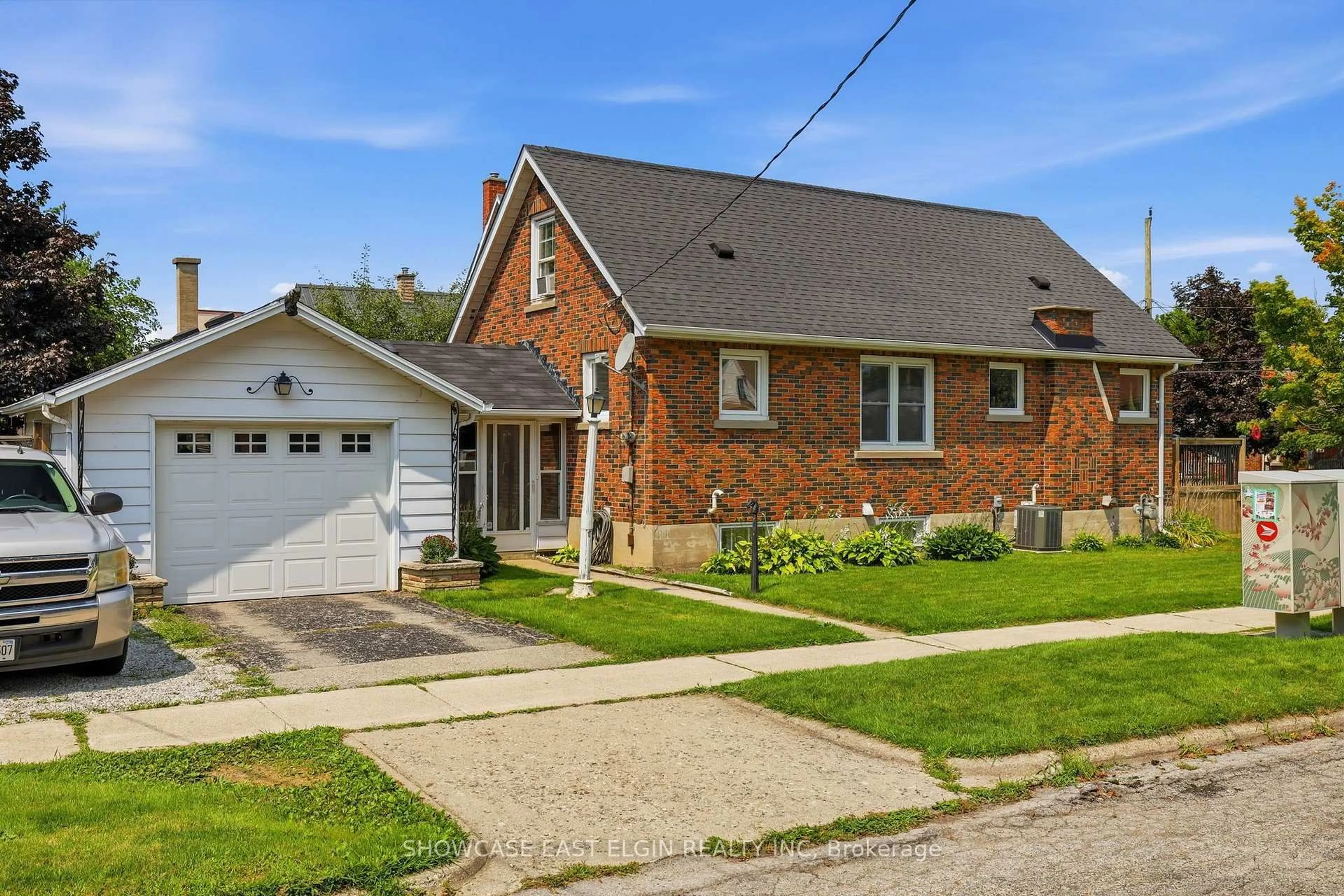 Home with brick exterior material, street for 122 Redan St, St. Thomas Ontario N5P 1V3