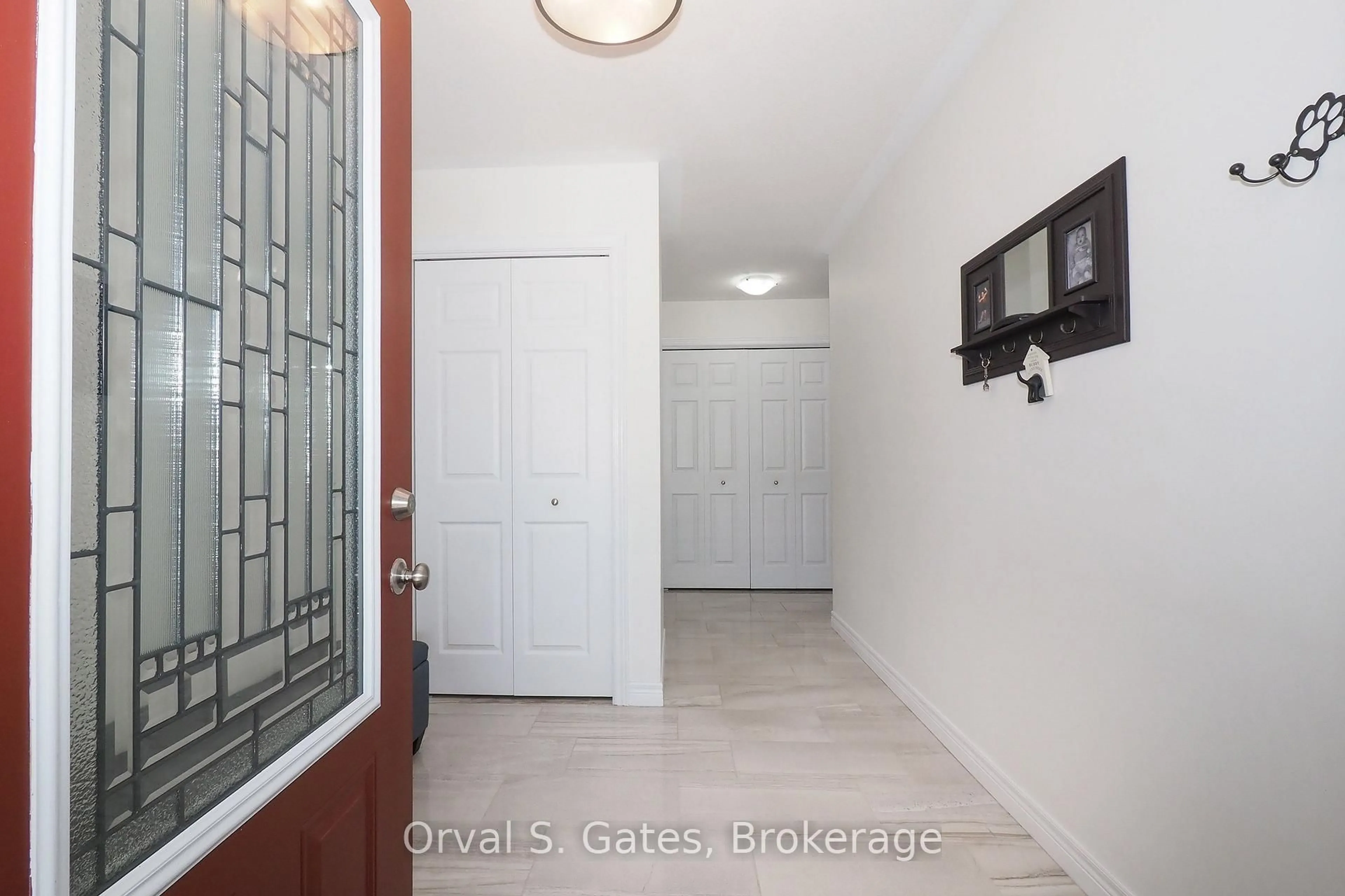 Indoor entryway for 31 JUNIPER St, Guelph/Eramosa Ontario N0B 2K0
