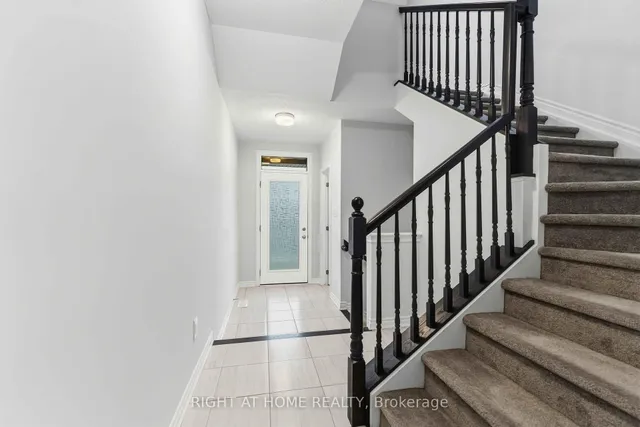 709 Derreen Ave, Stittsville 3