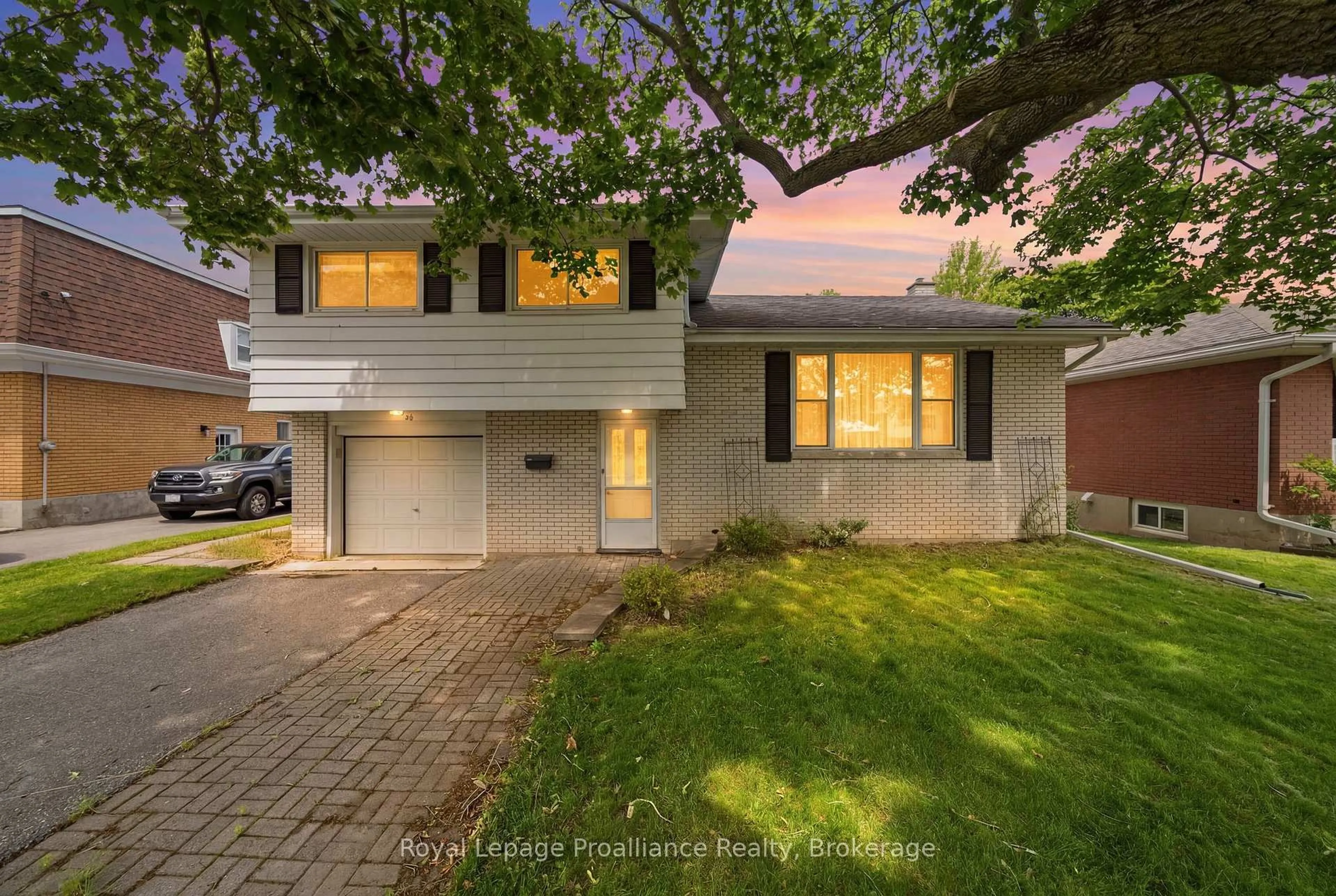 Home with vinyl exterior material, street for 46 Edgehill Rd, Belleville Ontario K8N 2L1