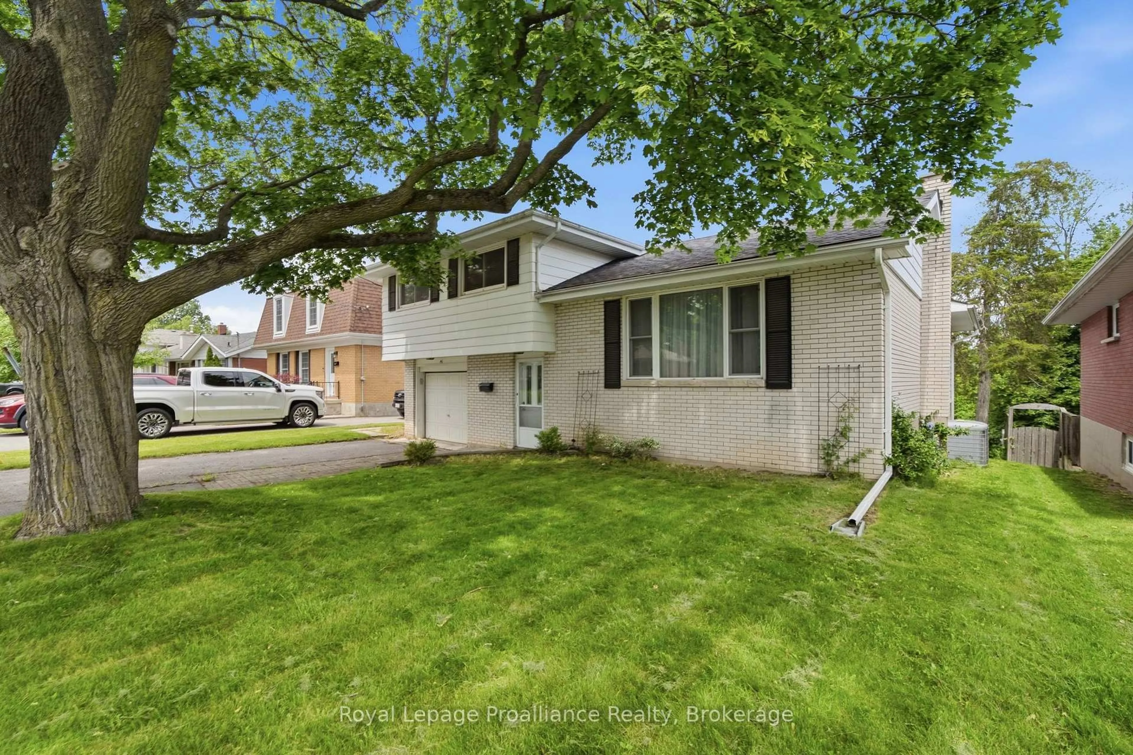 Home with vinyl exterior material, street for 46 Edgehill Rd, Belleville Ontario K8N 2L1