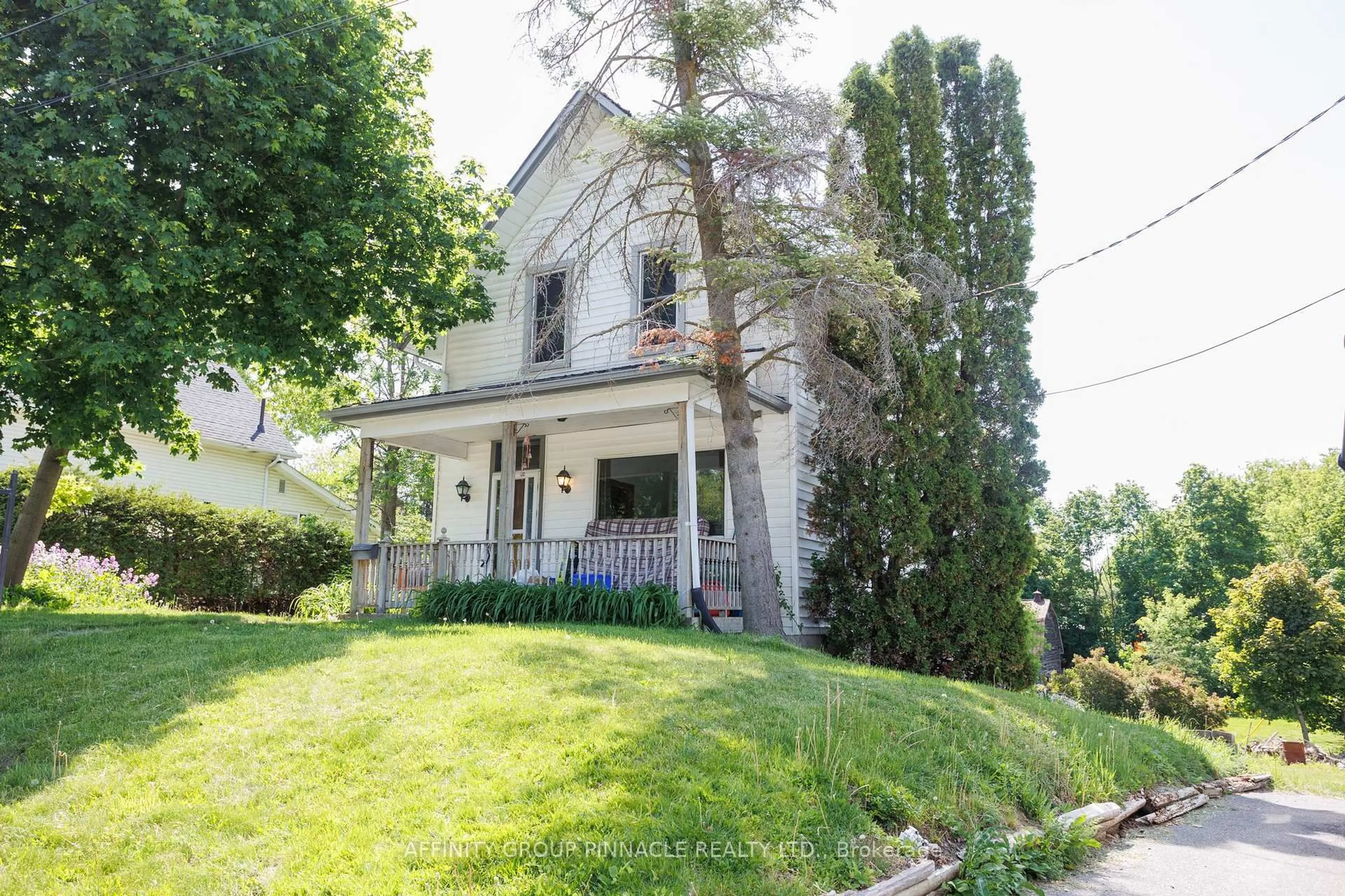 Patio, street for 7 Colborne St, Kawartha Lakes Ontario K9V 1J9