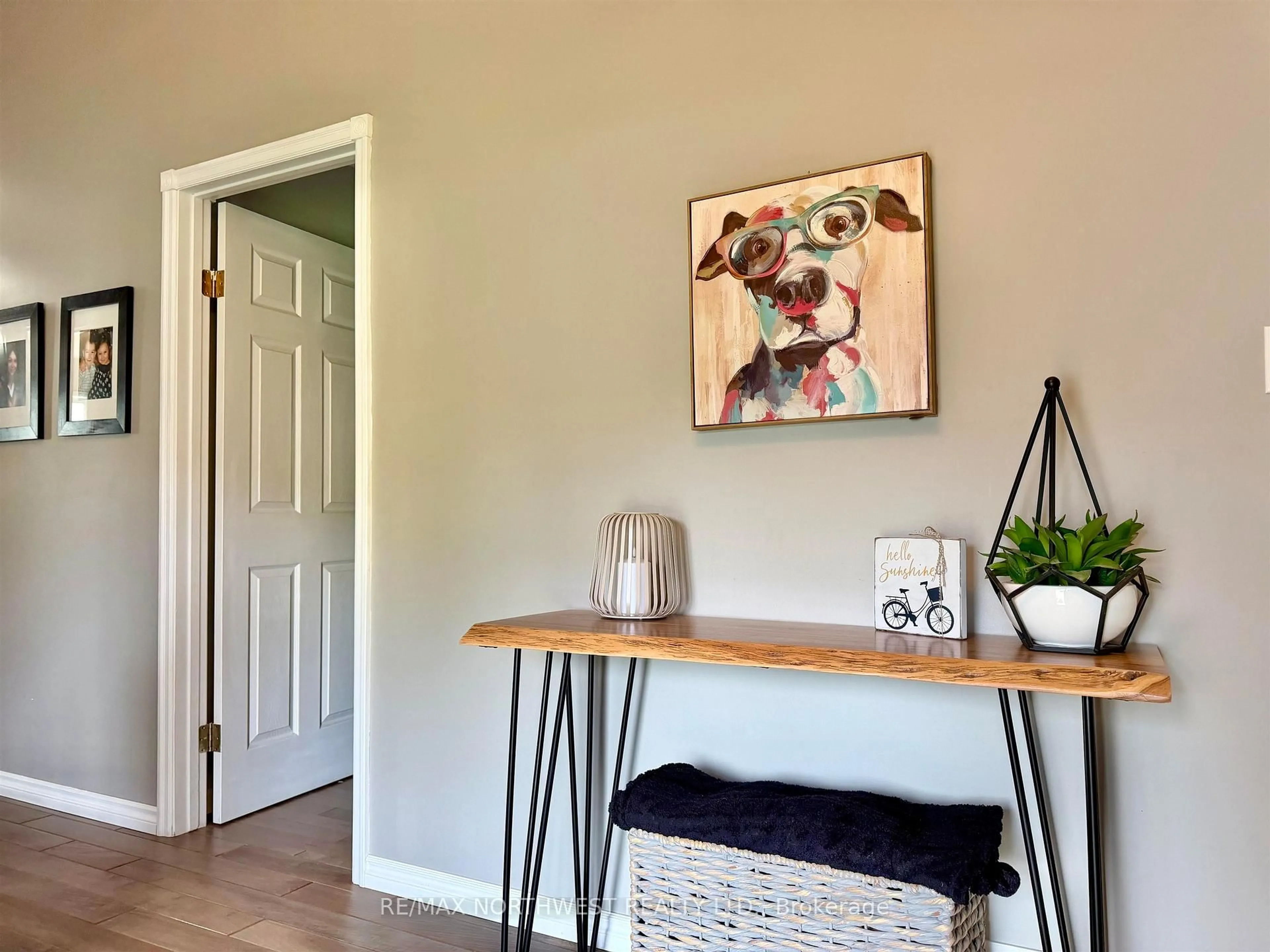 Indoor entryway for 1708 Lyndy Pl, Fort Frances Ontario P9A 3V4
