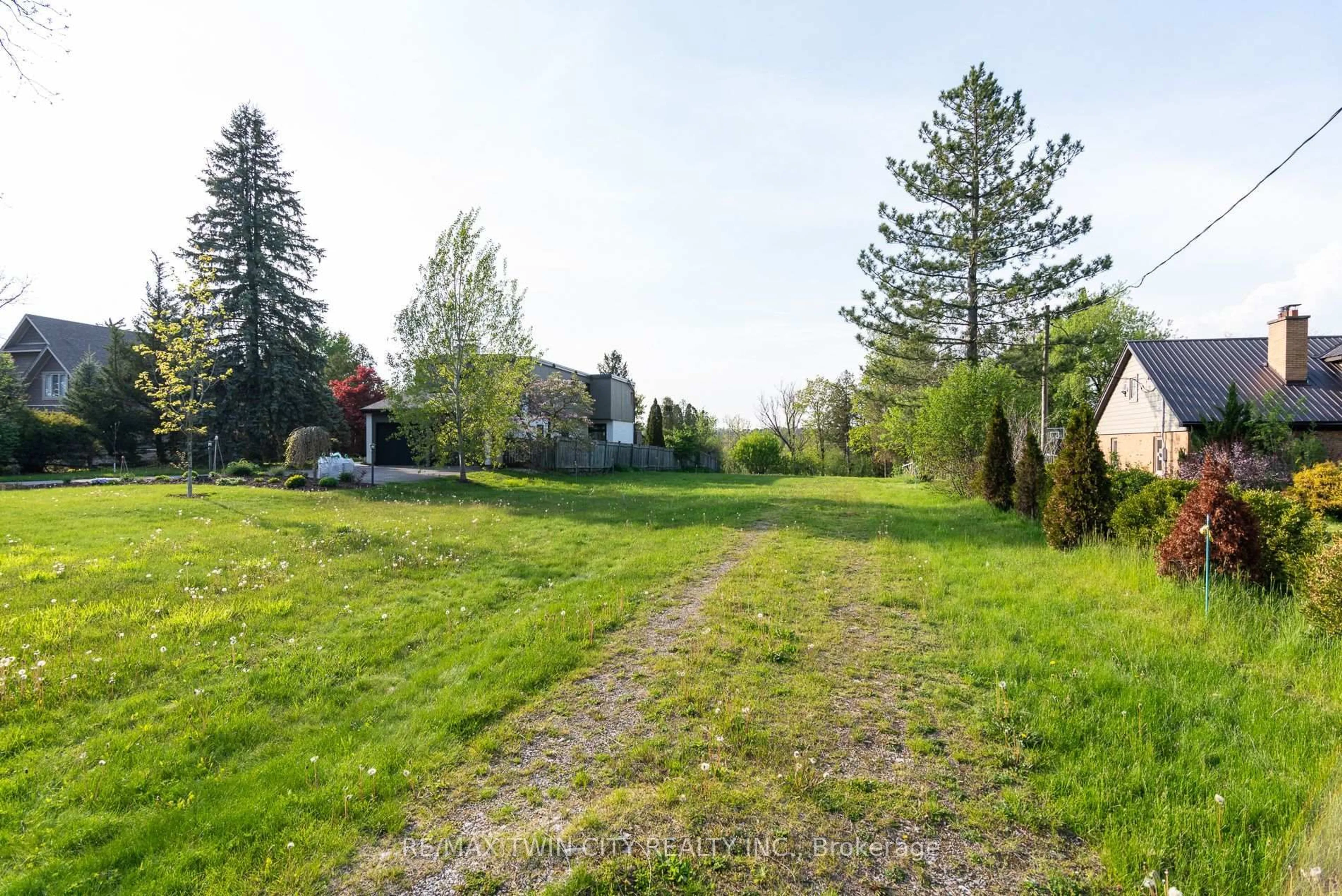Patio, forest/trees view for 138 Riverbank Dr, Cambridge Ontario N3H 4R6