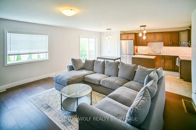 54 Abbott St, Strathroy-Caradoc 3