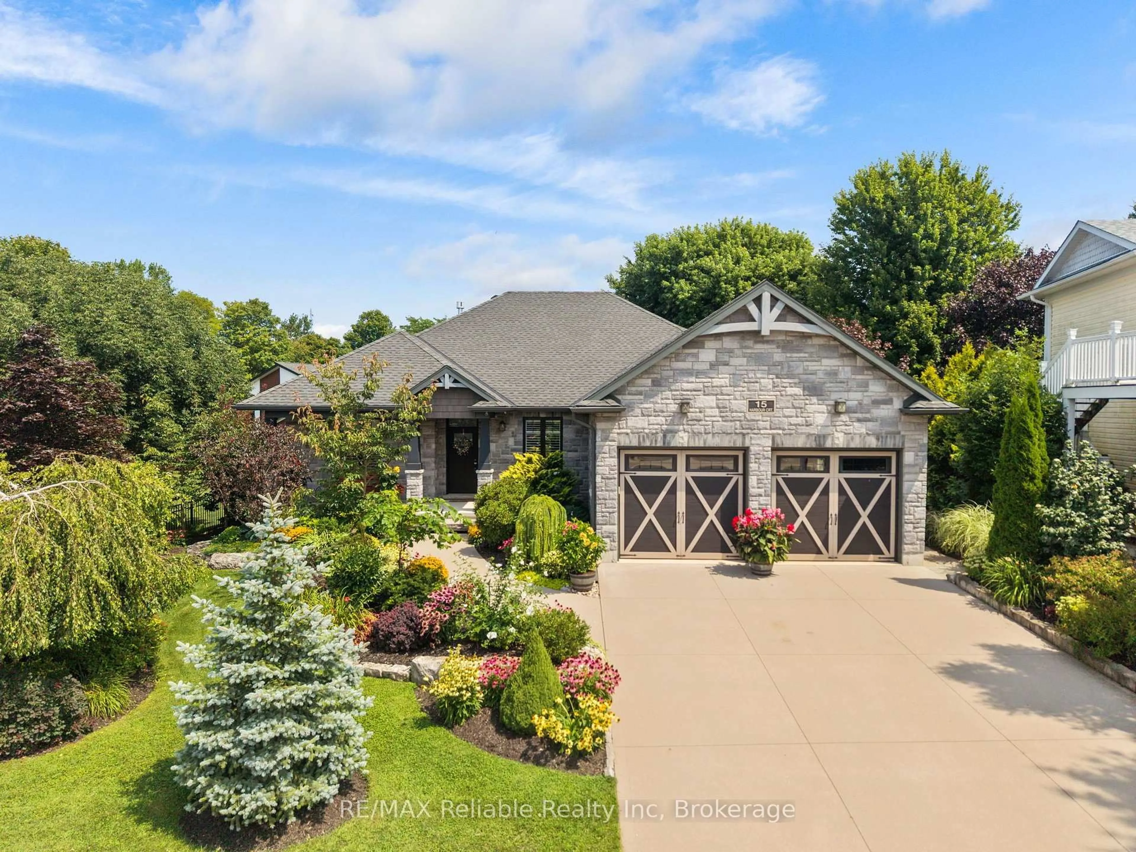 A pic from outside/outdoor area/front of a property/back of a property/a pic from drone, unknown for 15 Harbour Crt, Bluewater Ontario N0M 1G0