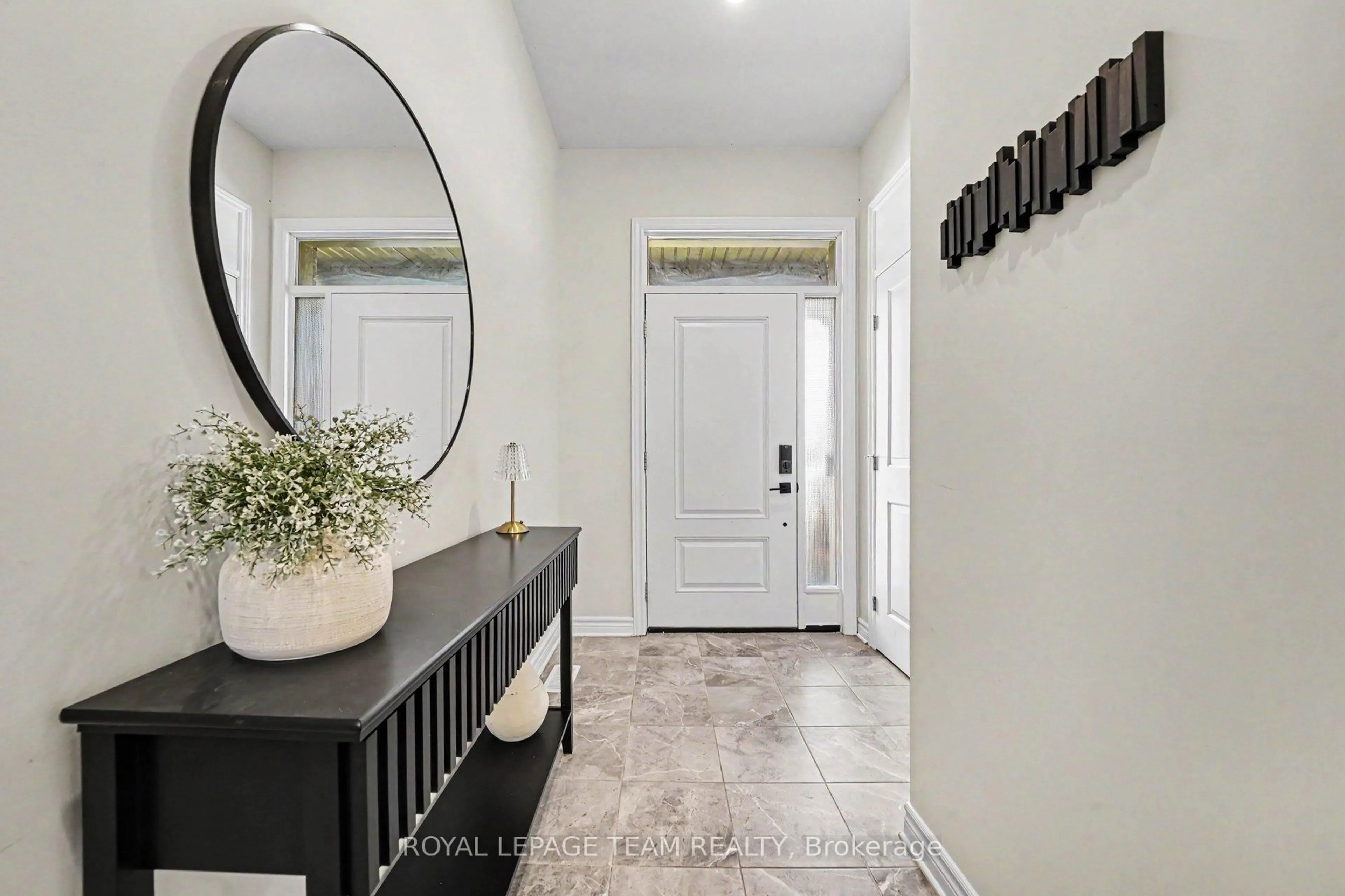 Indoor entryway for 108 Jardiniere St, Ottawa Ontario K2S 2K2