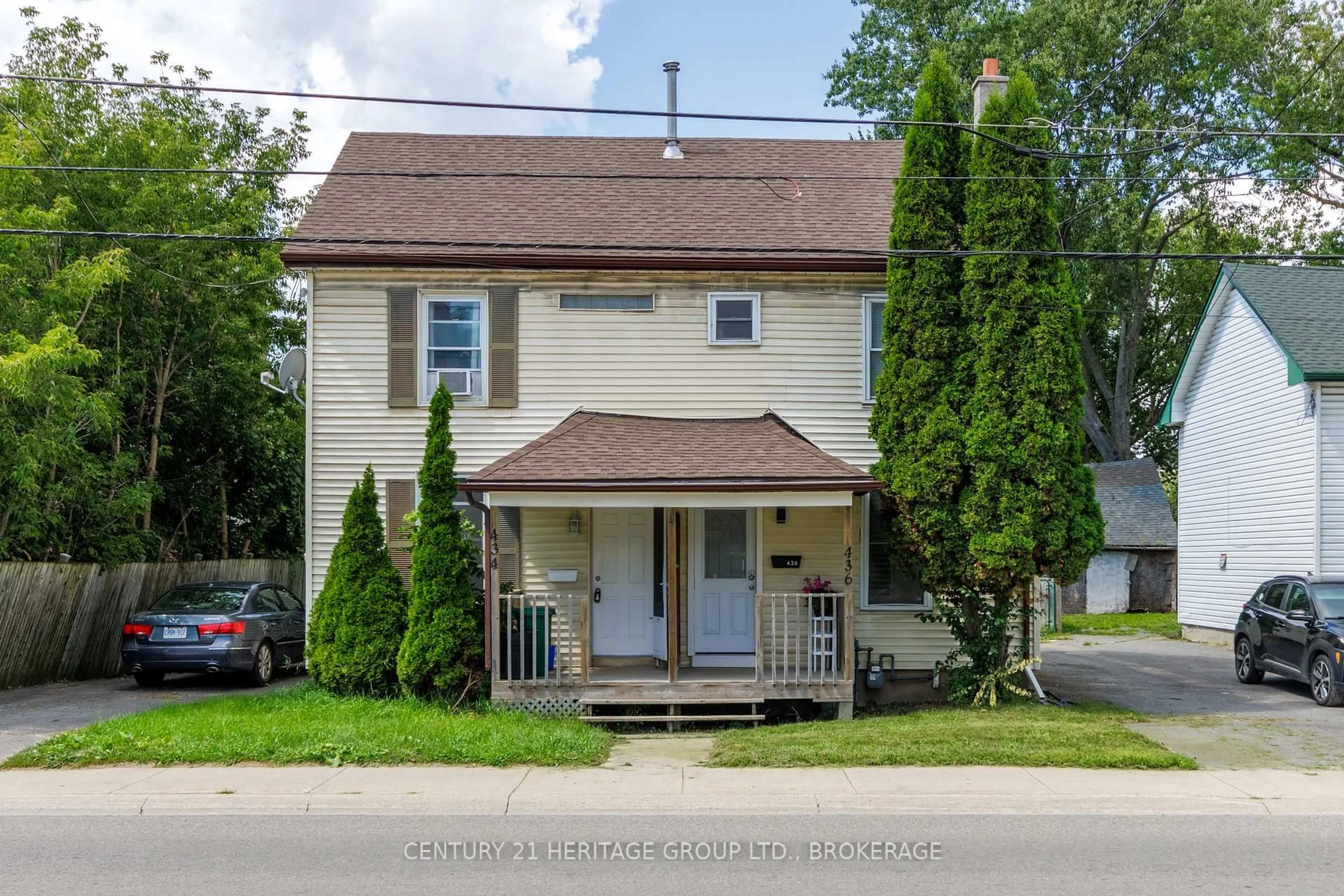 A pic from outside/outdoor area/front of a property/back of a property/a pic from drone, street for 436 Division St, Kingston Ontario K7K 4A9