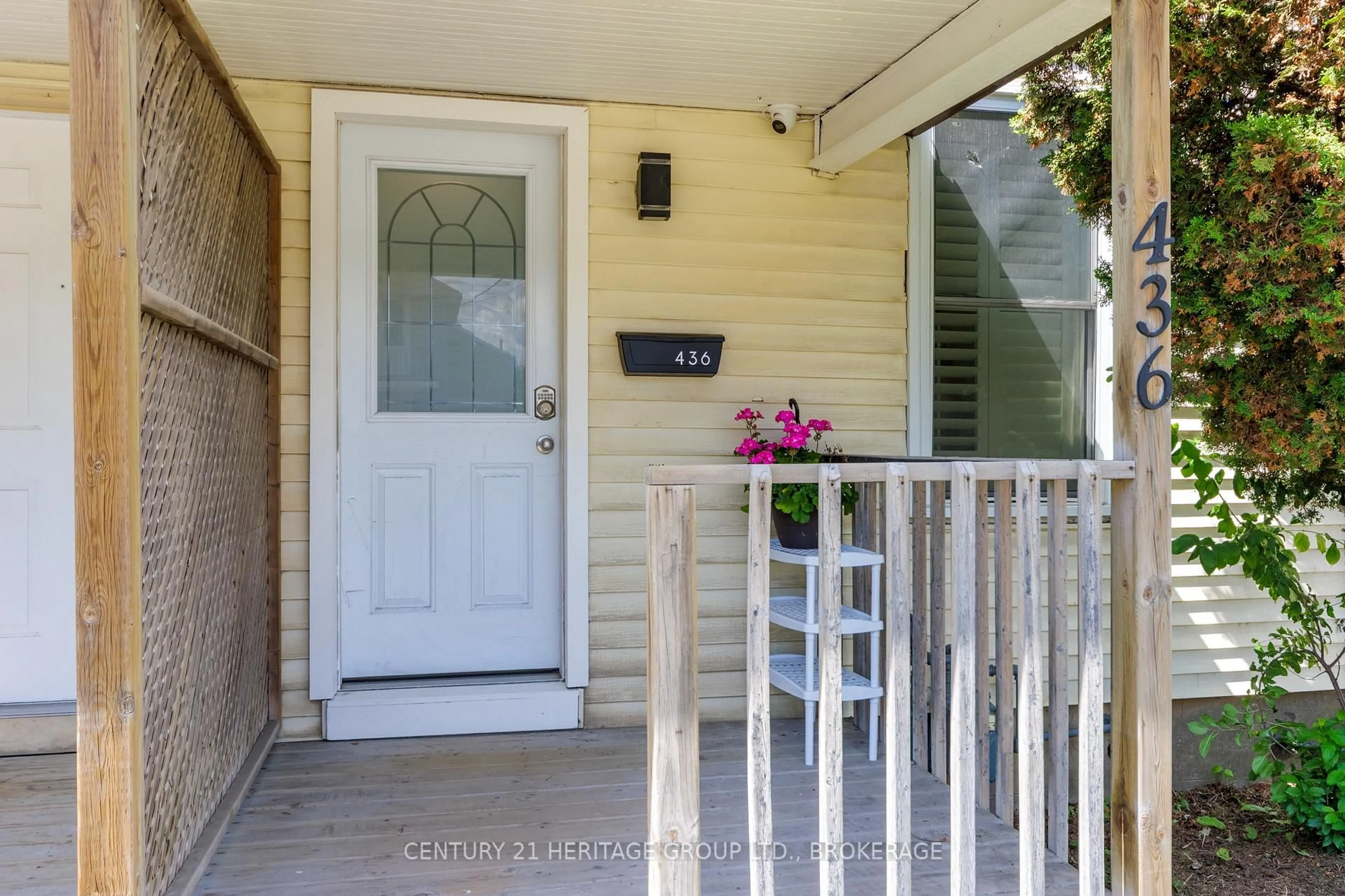 Indoor entryway for 436 Division St, Kingston Ontario K7K 4A9