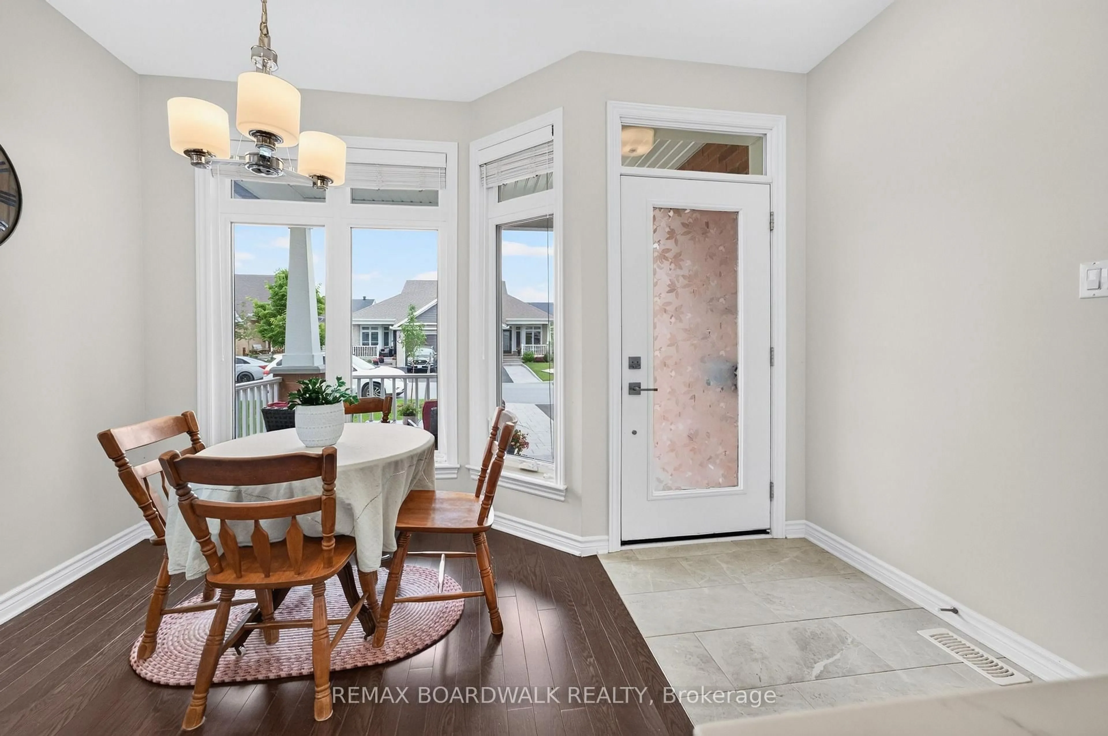 Indoor entryway for 224 Maygrass Way, Ottawa Ontario K2S 2K6
