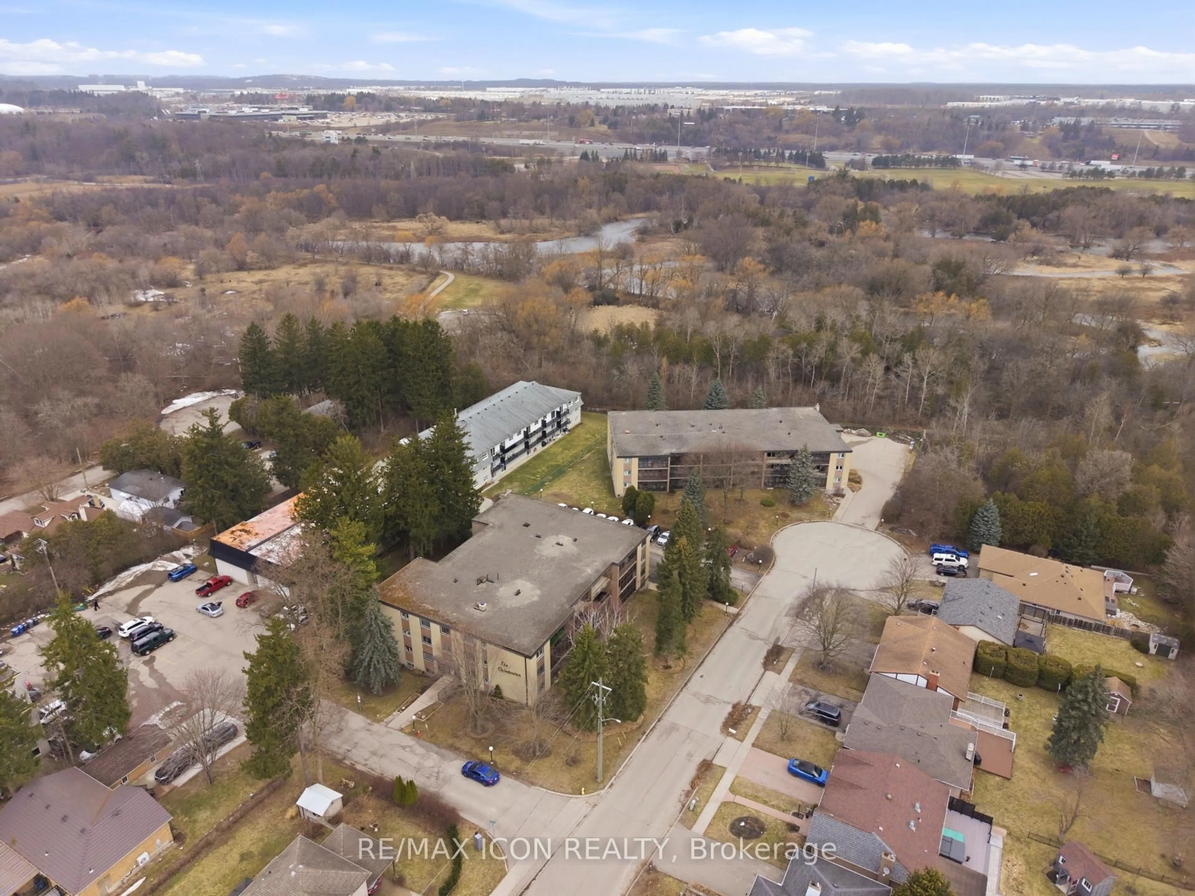 A pic from outside/outdoor area/front of a property/back of a property/a pic from drone, building for 944 Caledonian View #206, Cambridge Ontario N3H 1A5