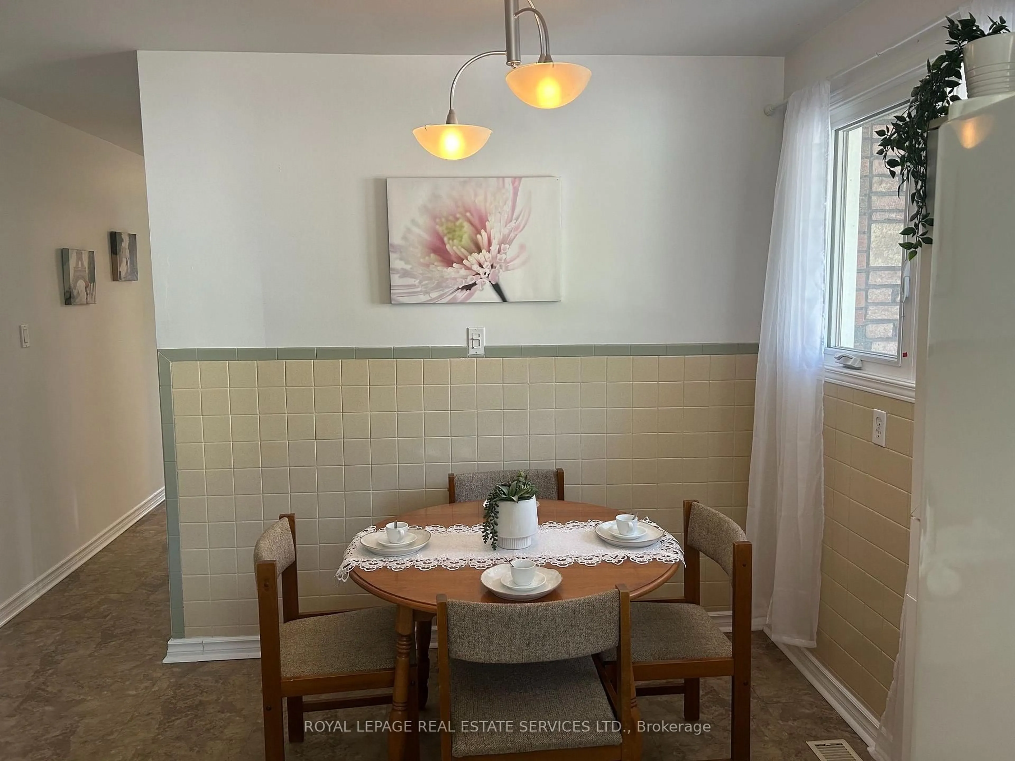 Dining room, ceramic/tile floor for 237 Walnut St, Sault Ste Marie Ontario P6B 2G3