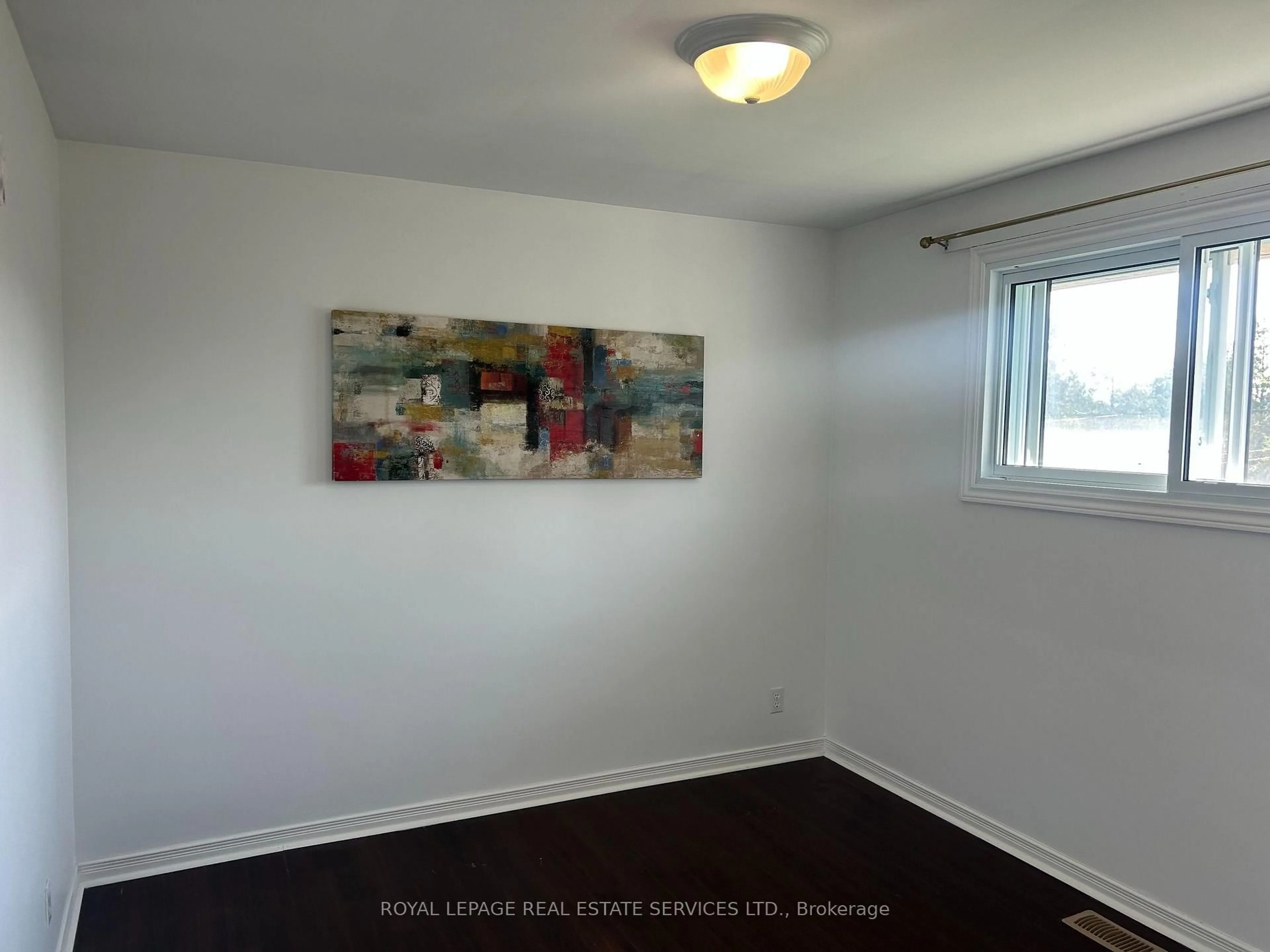 A pic of a room for 237 Walnut St, Sault Ste Marie Ontario P6B 2G3