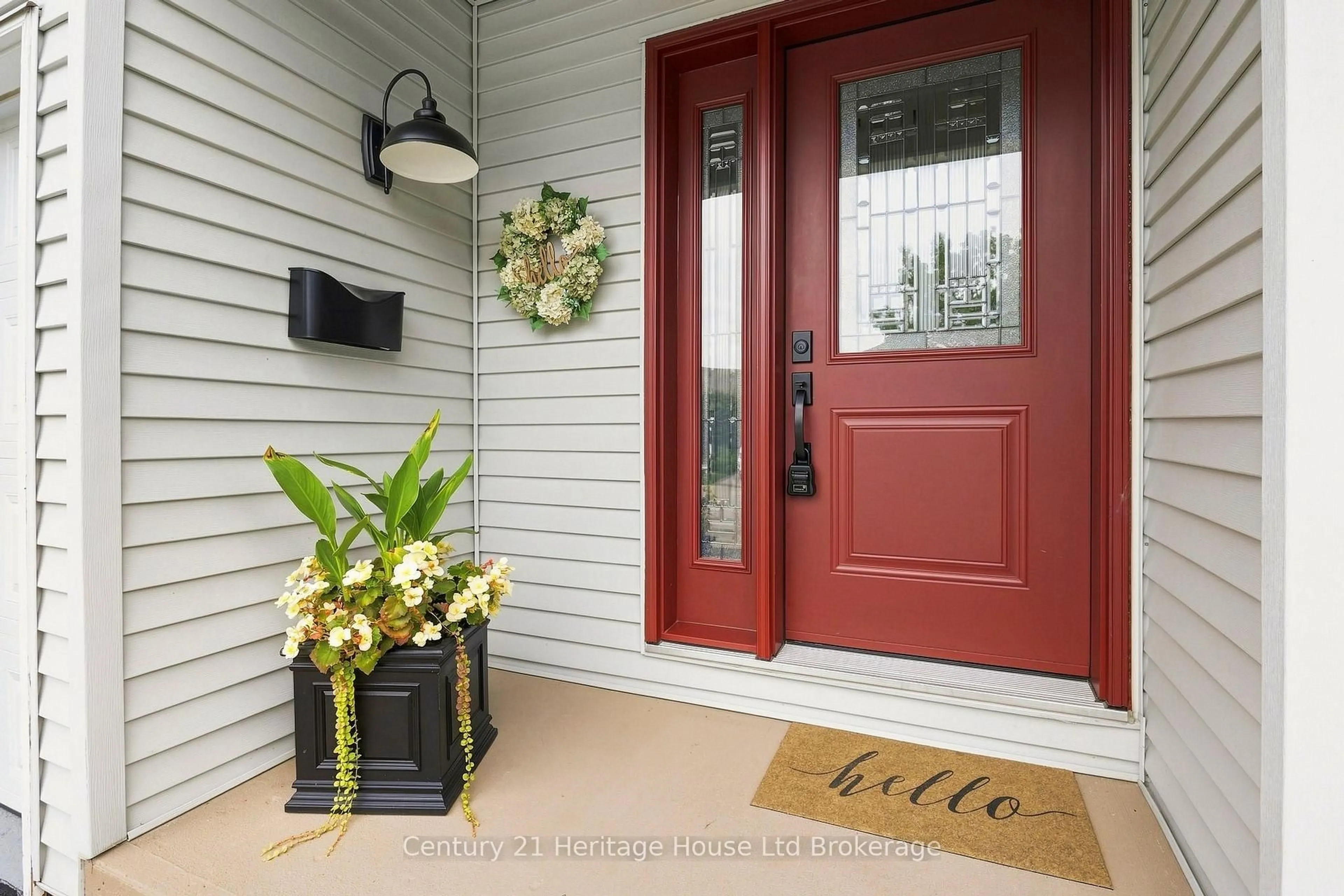 Indoor entryway for 3 Mcdonald Crt, Tillsonburg Ontario N4G 5L8