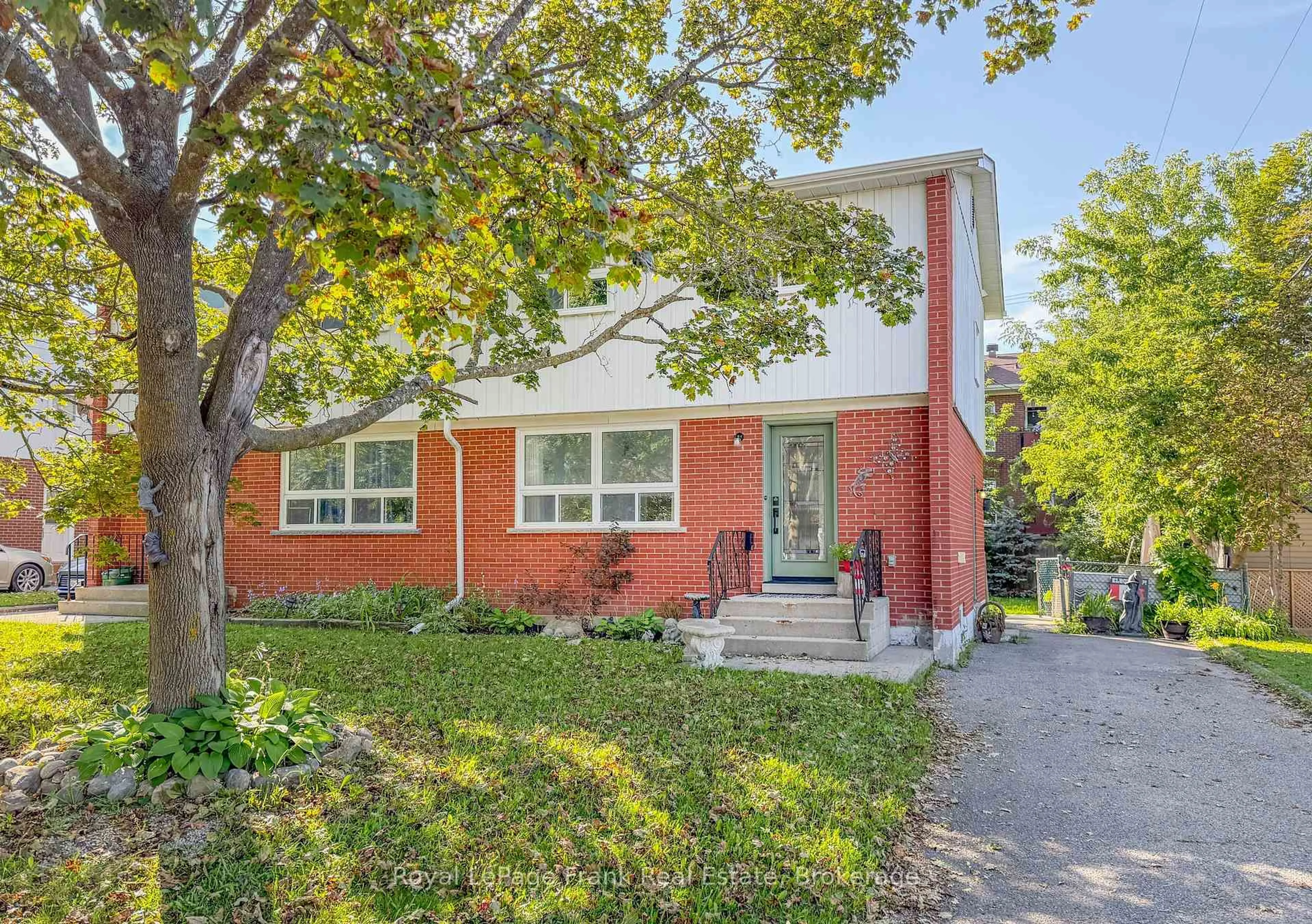 Home with brick exterior material, street for 34 Northlin Park Rd, Kawartha Lakes Ontario K9V 4P3