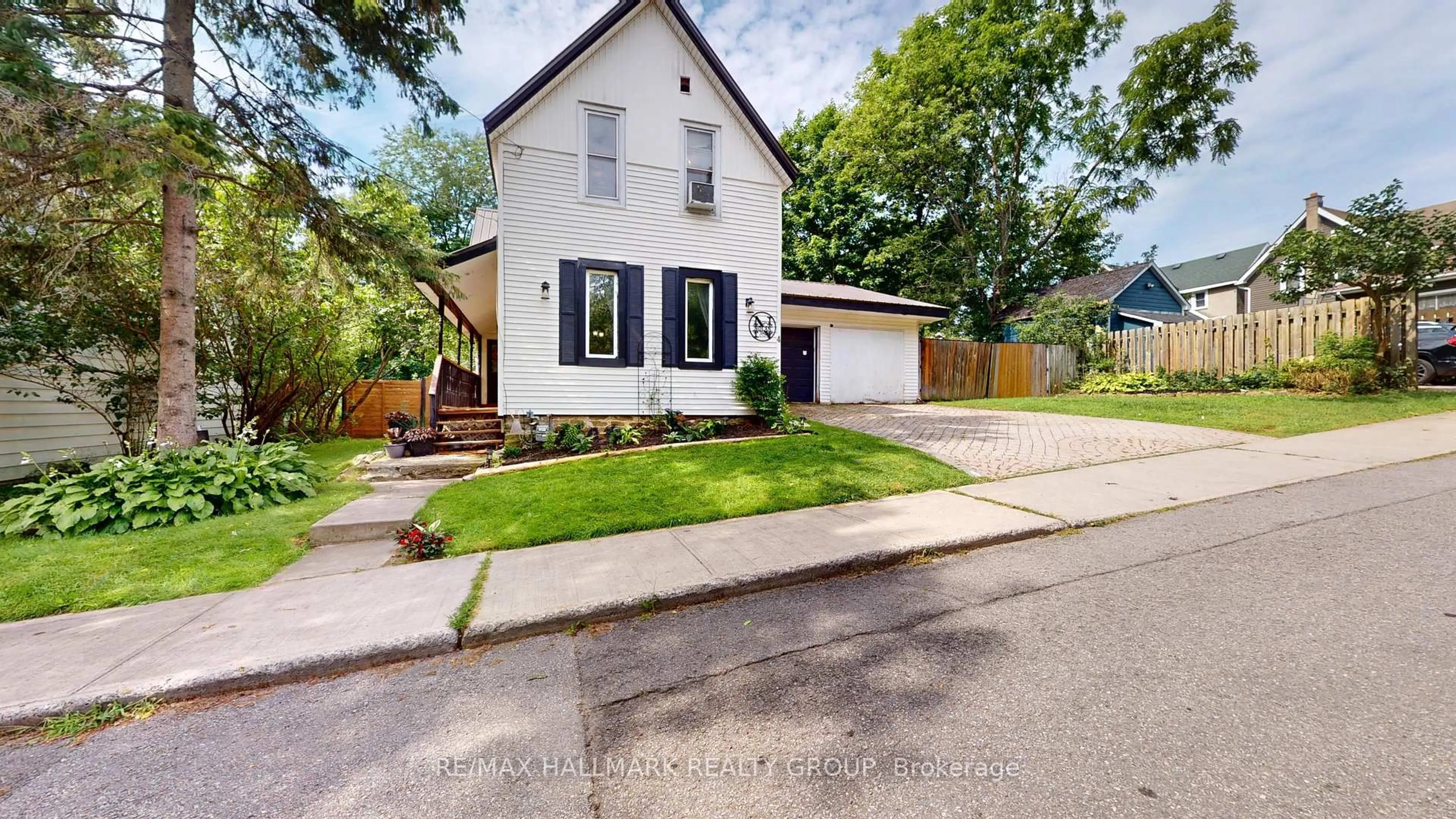 Unknown for 4 Franklin St, Brockville Ontario K6V 5H6