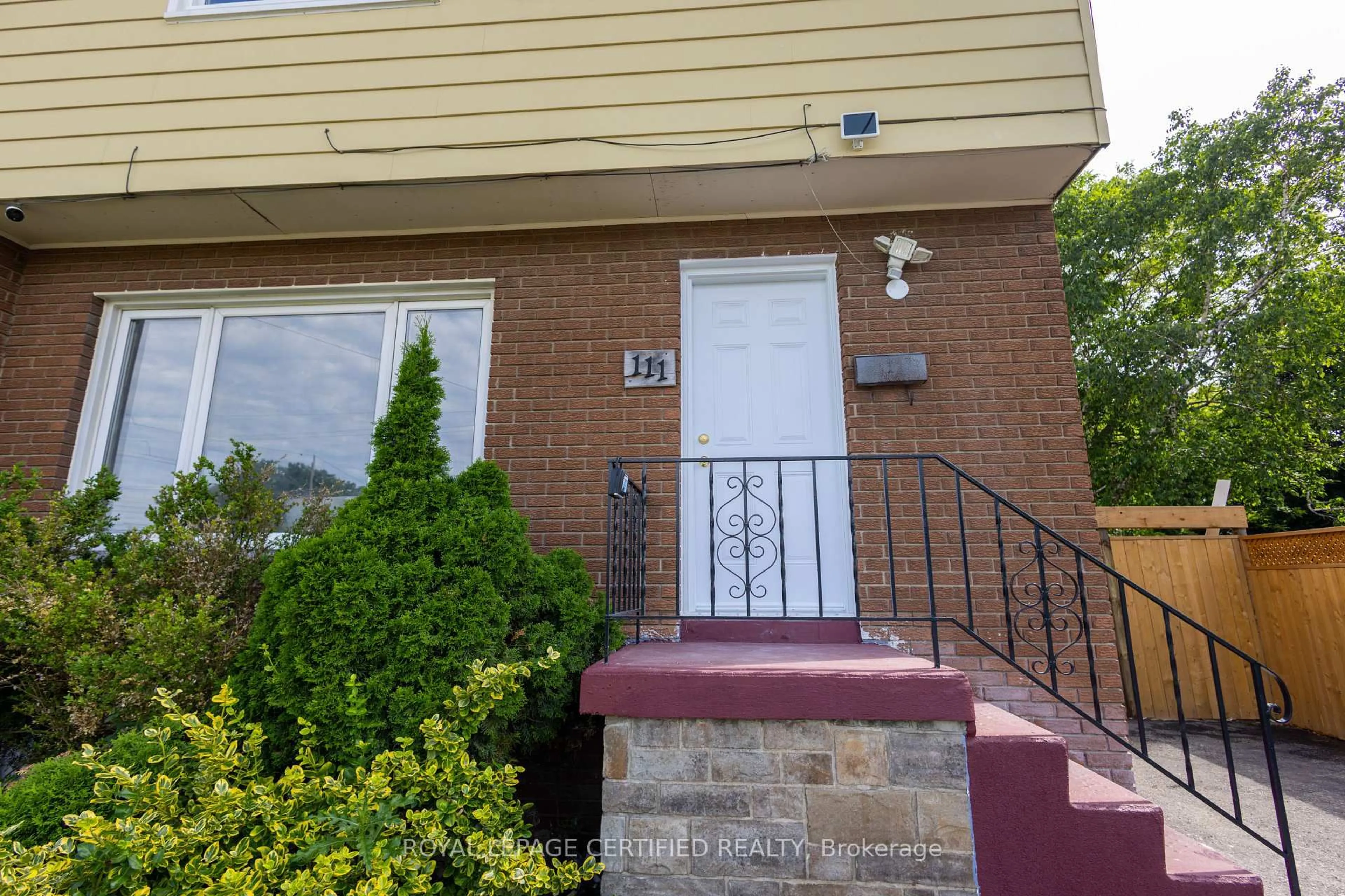 Unknown for 111 Limeridge Rd, Hamilton Ontario L9C 2V3