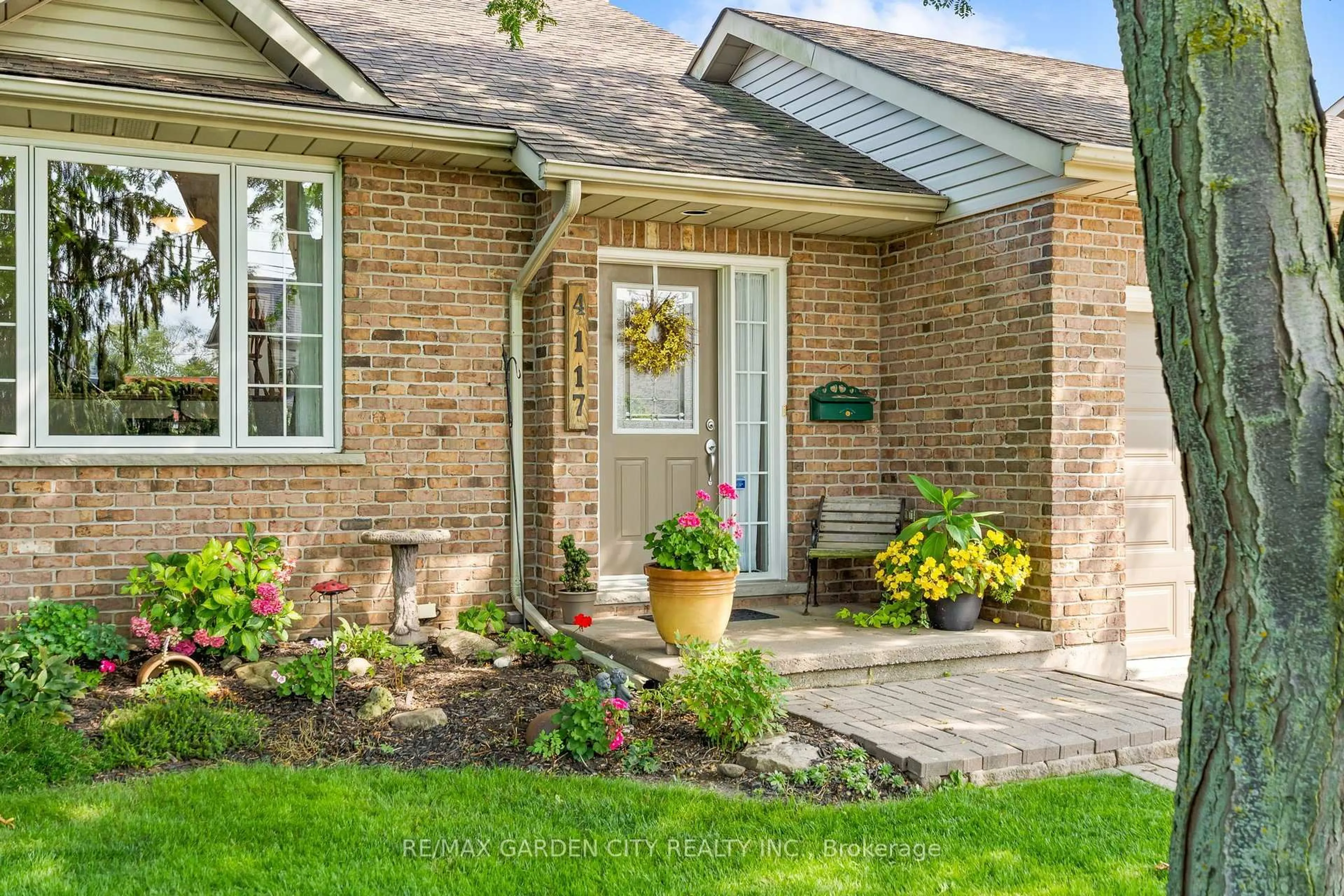 Home with brick exterior material, street for 4117 Jordan Rd, Lincoln Ontario L0R 1S0