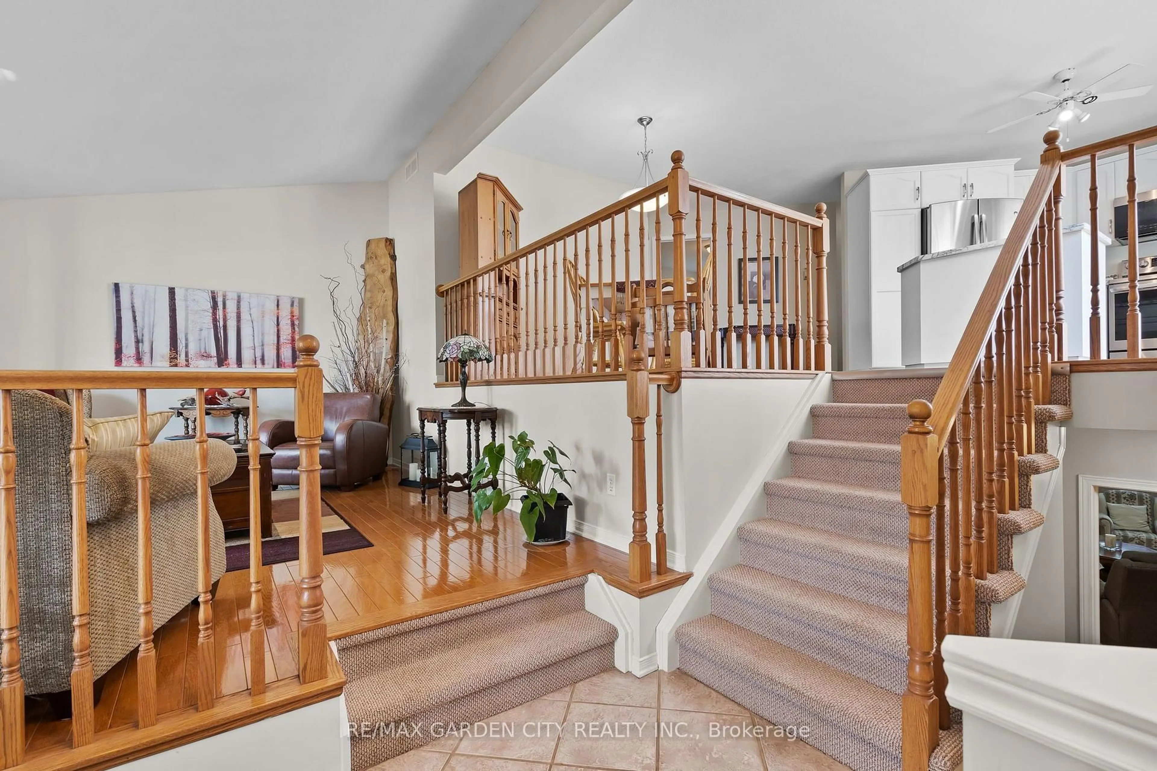 Indoor foyer for 4117 Jordan Rd, Lincoln Ontario L0R 1S0