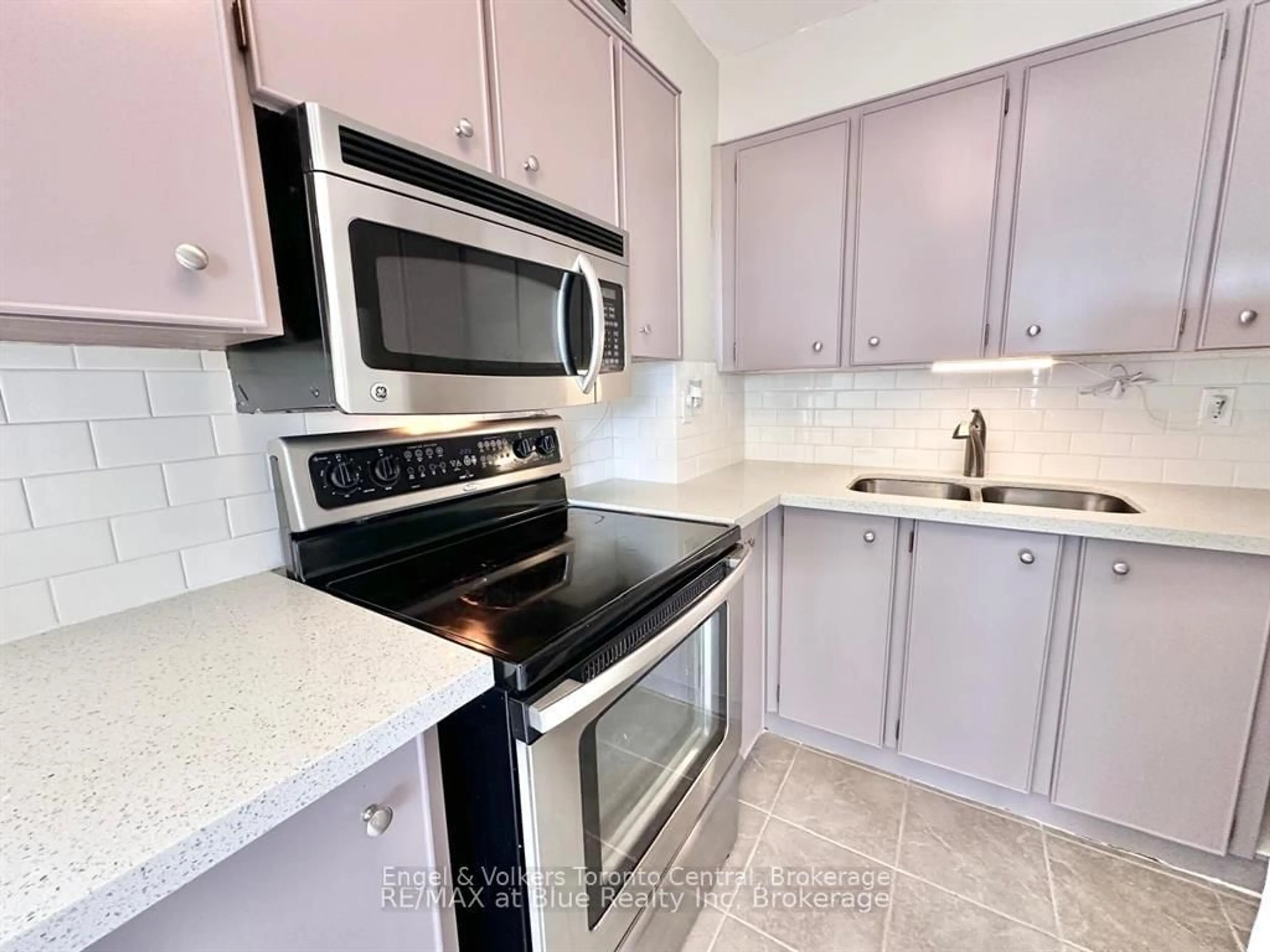Standard kitchen, ceramic/tile floor for 15 Towering Heights Blvd #502, St. Catharines Ontario L2T 3G7