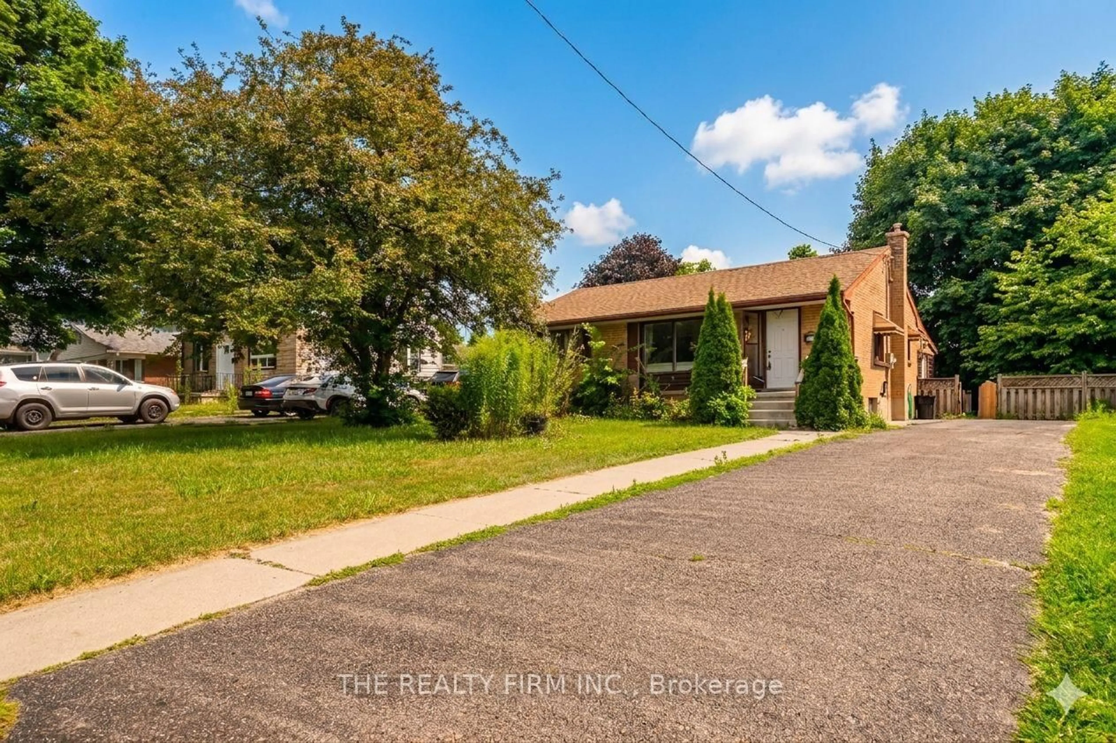 Unknown for 348 Winnipeg Blvd, London East Ontario N5W 4V2