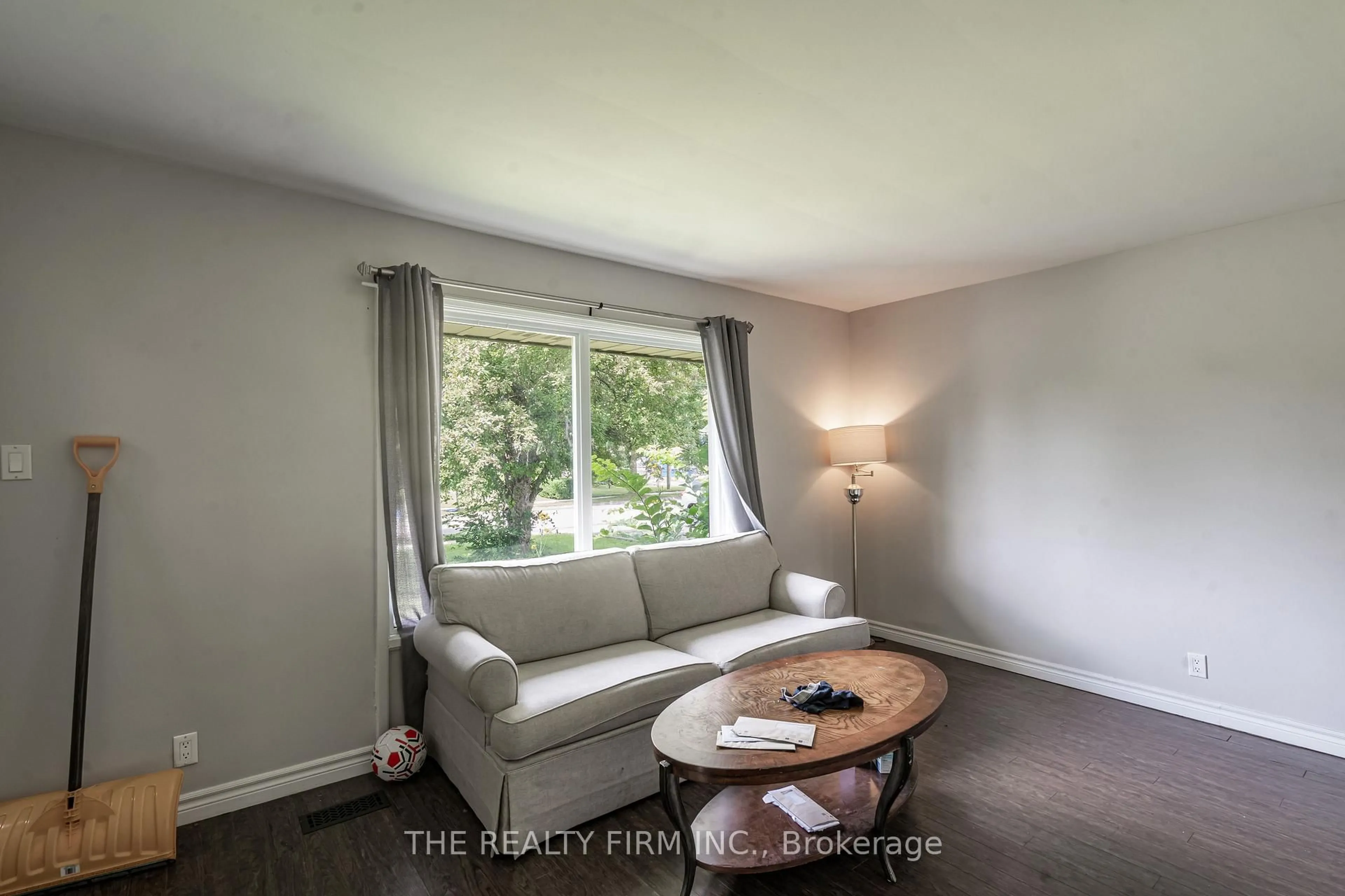 A pic of a room for 348 Winnipeg Blvd, London East Ontario N5W 4V2