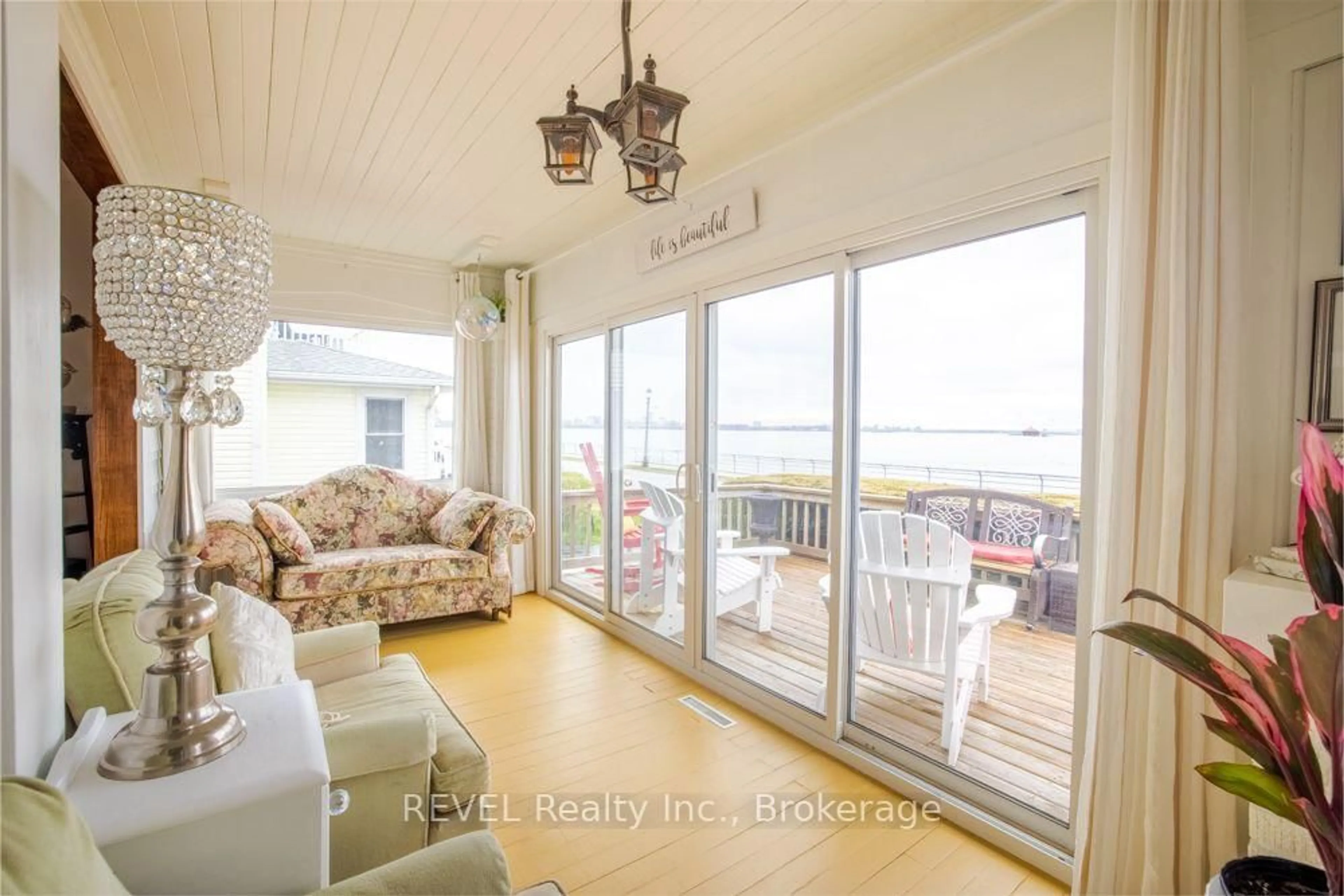 Unknown for 550 Lakeshore Rd, Fort Erie Ontario L2A 1B5