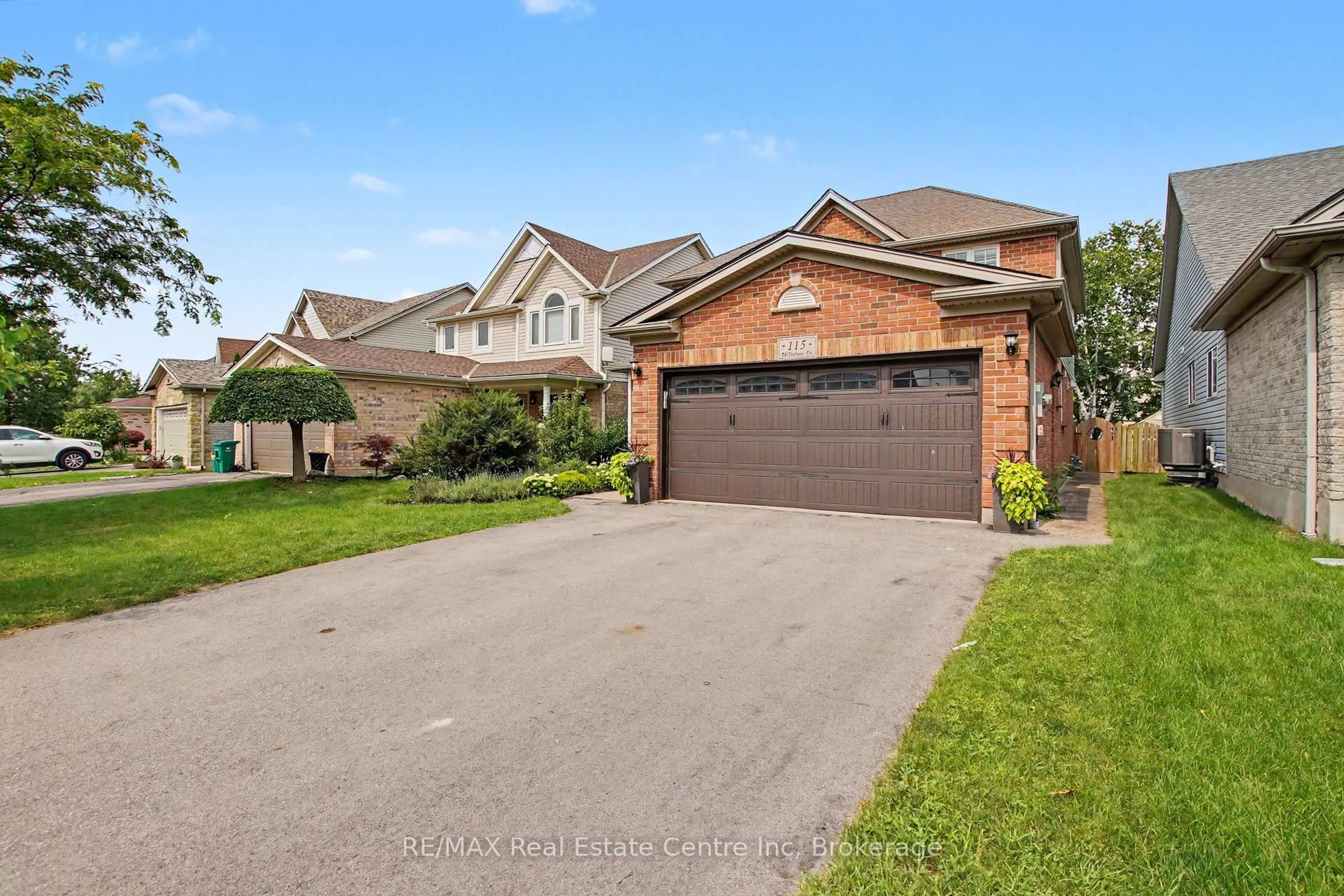 Home with brick exterior material, street for 115 Mcfarlane Dr, Cambridge Ontario N3C 4L6