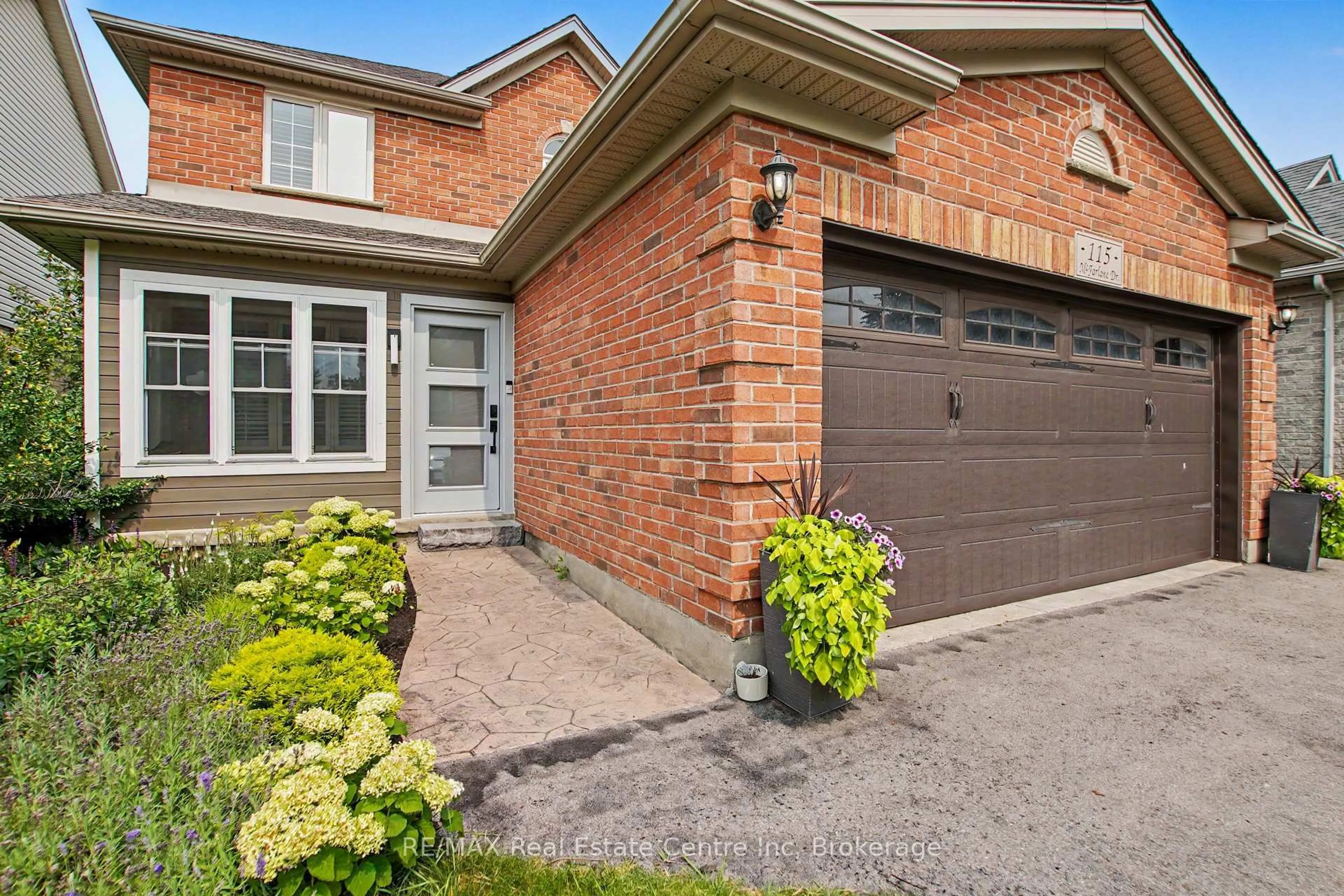 Home with brick exterior material, street for 115 Mcfarlane Dr, Cambridge Ontario N3C 4L6