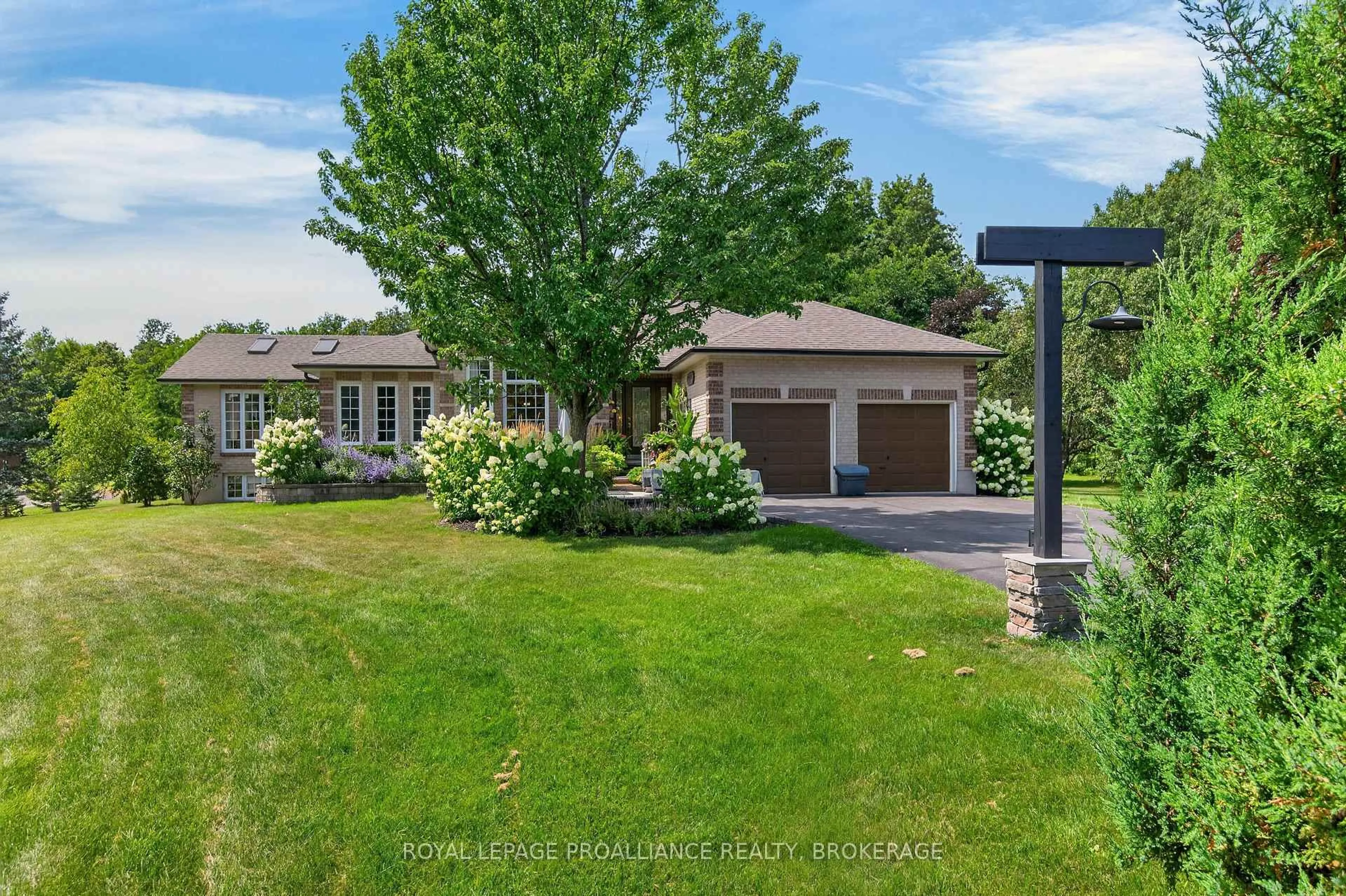 A pic from outside/outdoor area/front of a property/back of a property/a pic from drone, street for 3335 Four Seasons Dr, Inverary Ontario K0H 1X0